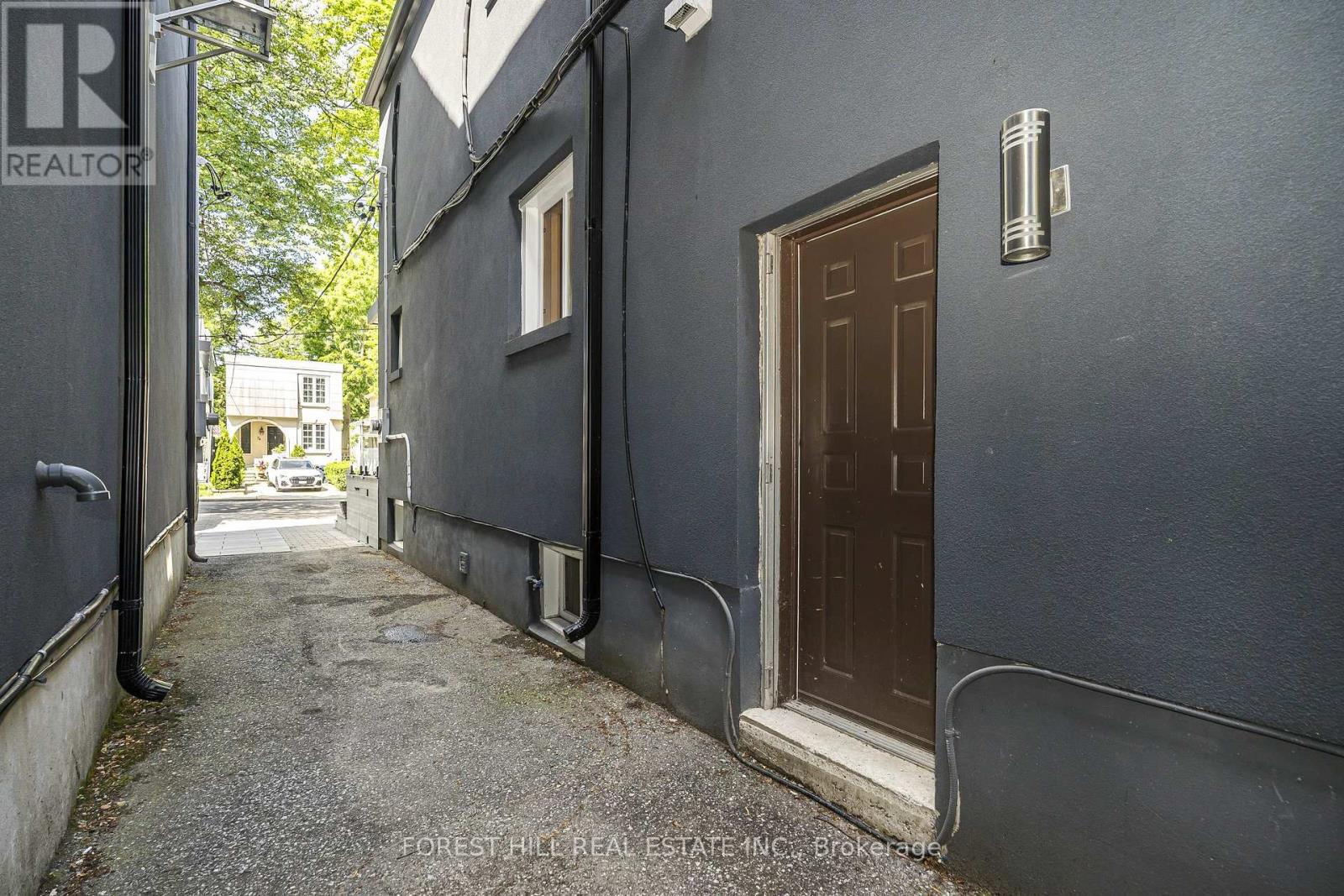 LOWER - 79 MARMOT STREET Toronto (Mount Pleasant East), ON M4S 2T4