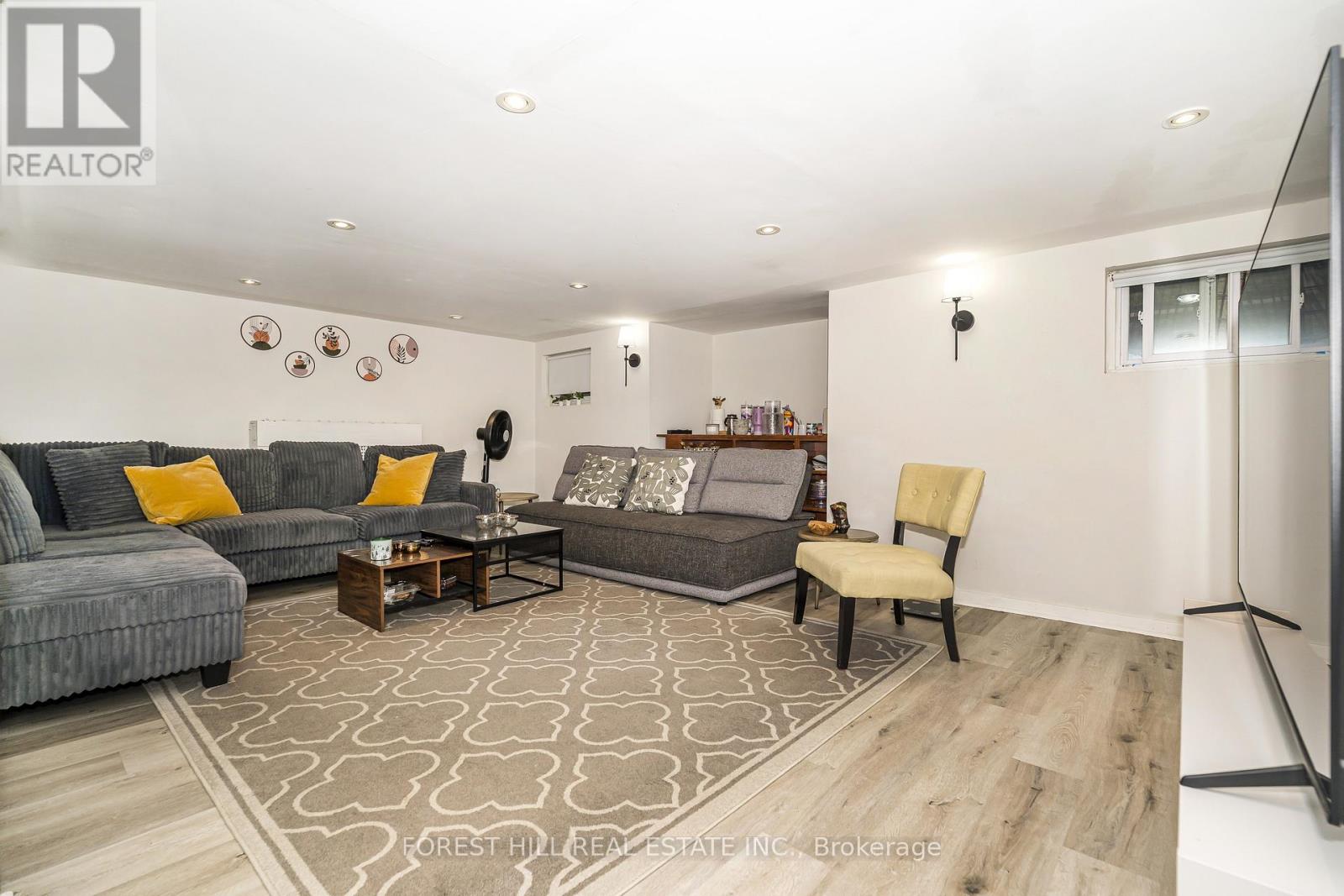 LOWER - 79 MARMOT STREET Toronto (Mount Pleasant East), ON M4S 2T4