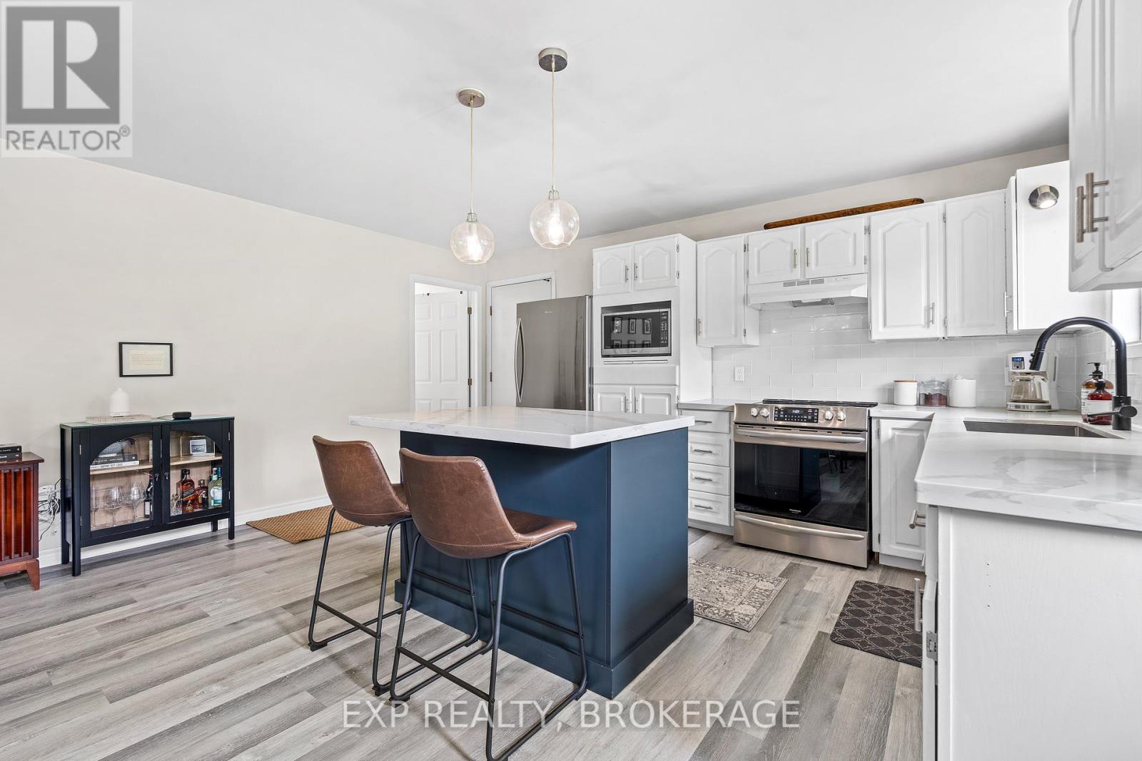 8283 Perth Road, Frontenac, Ontario  K0H 2L0 - Photo 3 - X13472920