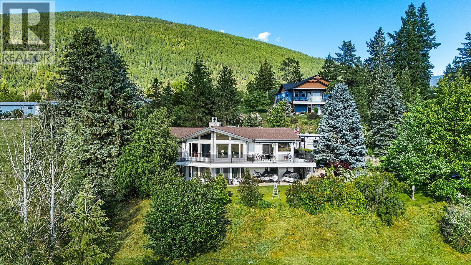 1305 Hilton Place, Creston, British Columbia  V0B 1G6 - Photo 10 - 10392010