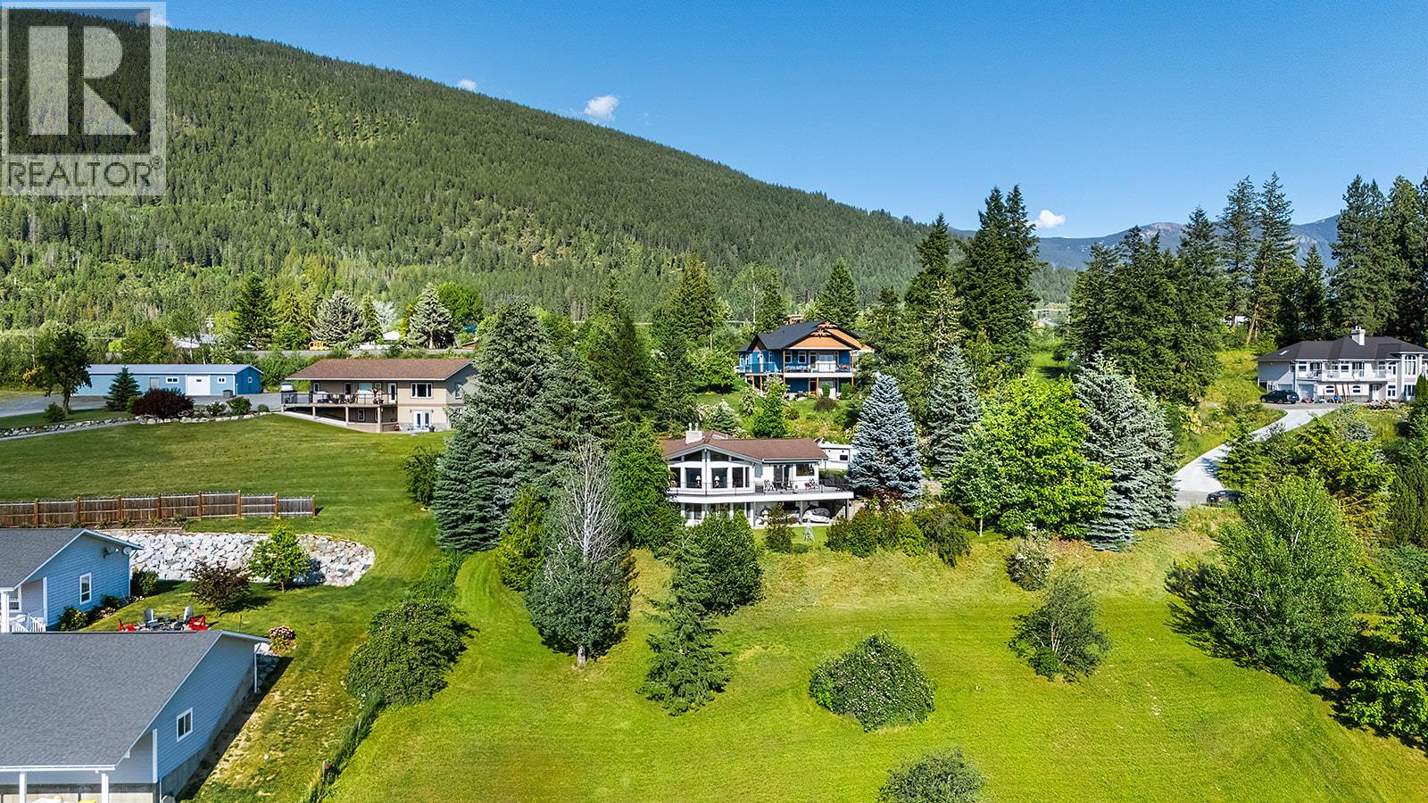 1305 Hilton Place, Creston, British Columbia  V0B 1G6 - Photo 43 - 10392010