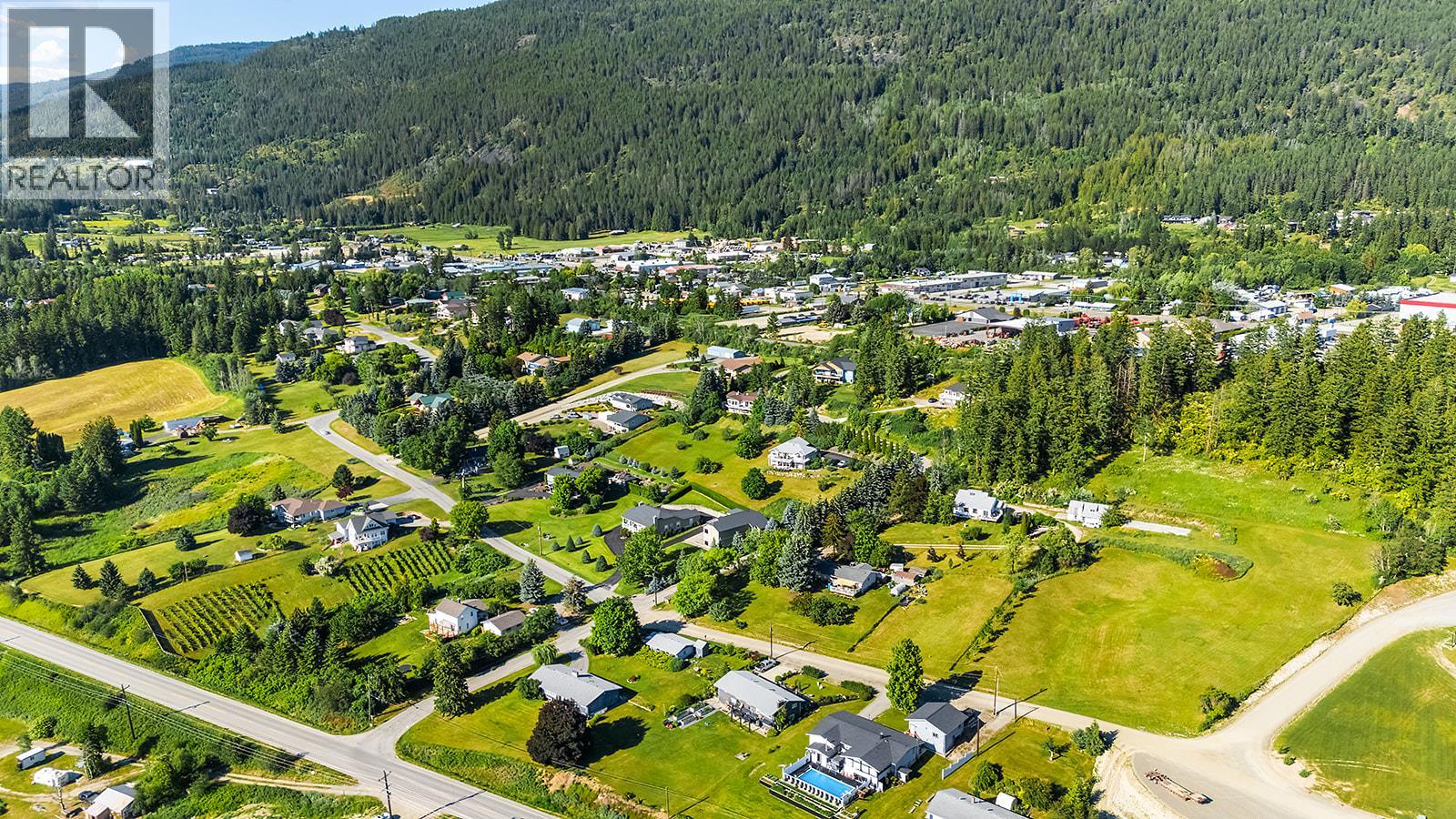 1305 Hilton Place, Creston, British Columbia  V0B 1G6 - Photo 46 - 10392010