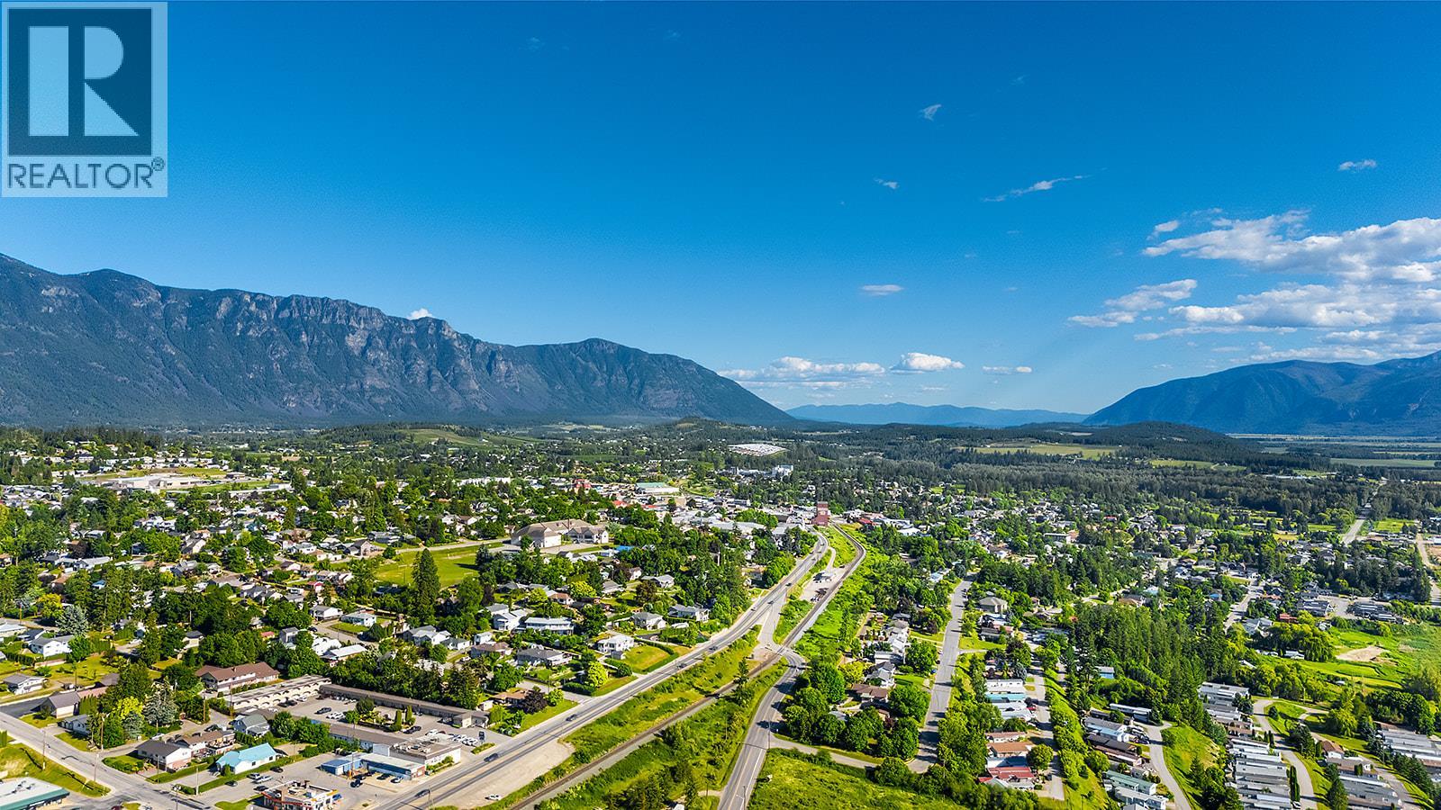1305 Hilton Place, Creston, British Columbia  V0B 1G6 - Photo 49 - 10392010