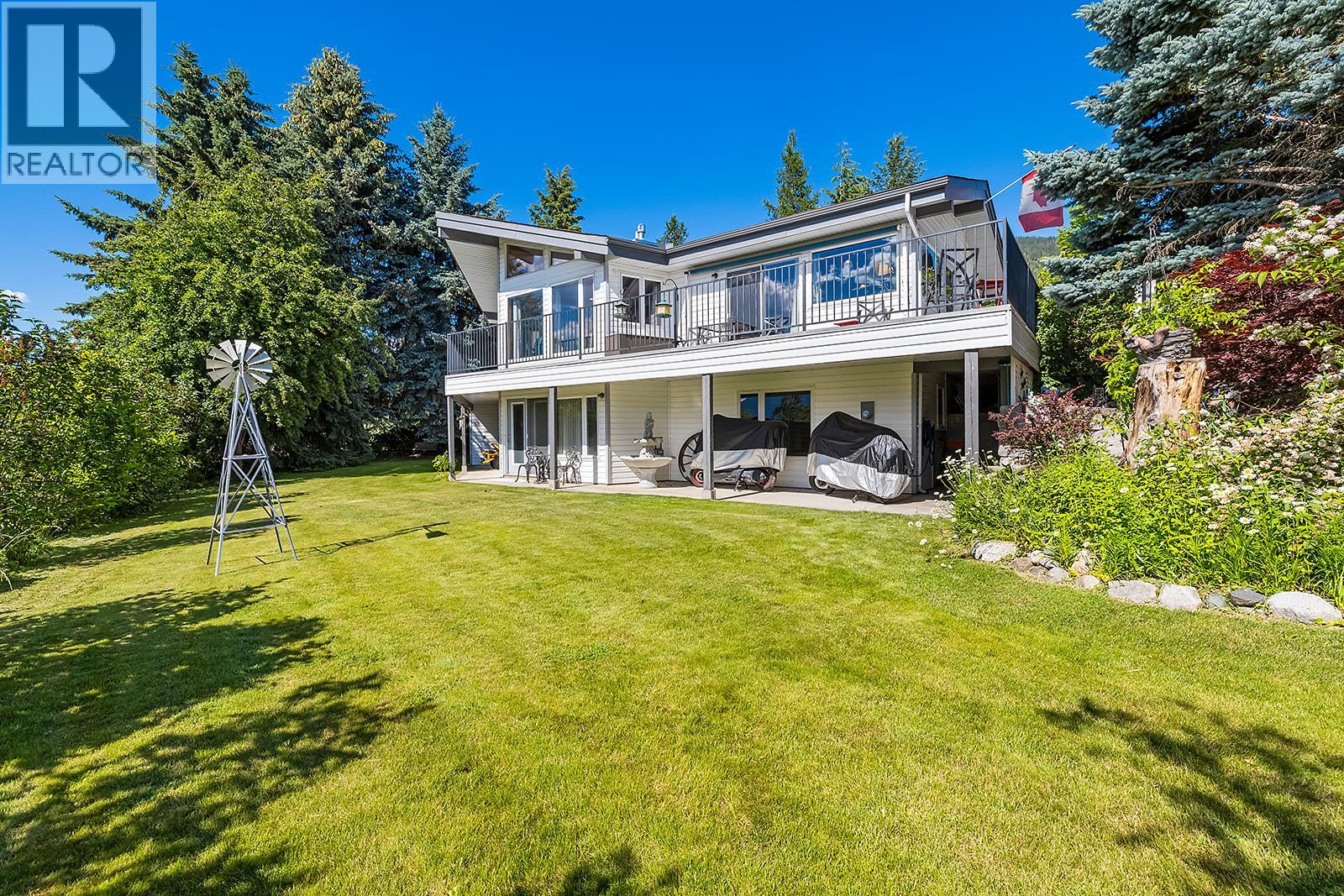 1305 Hilton Place, Creston, British Columbia  V0B 1G6 - Photo 6 - 10392010