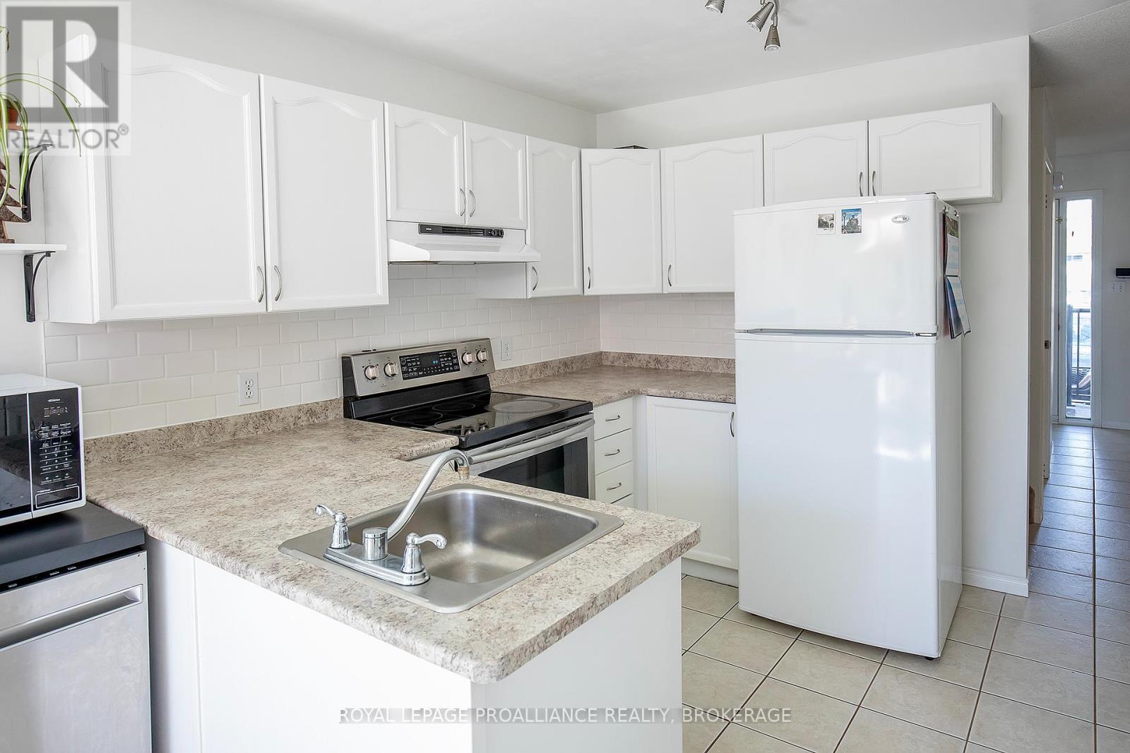 1258 Brackenwood Crescent, Kingston, Ontario  K7P 2W1 - Photo 7 - X13473462