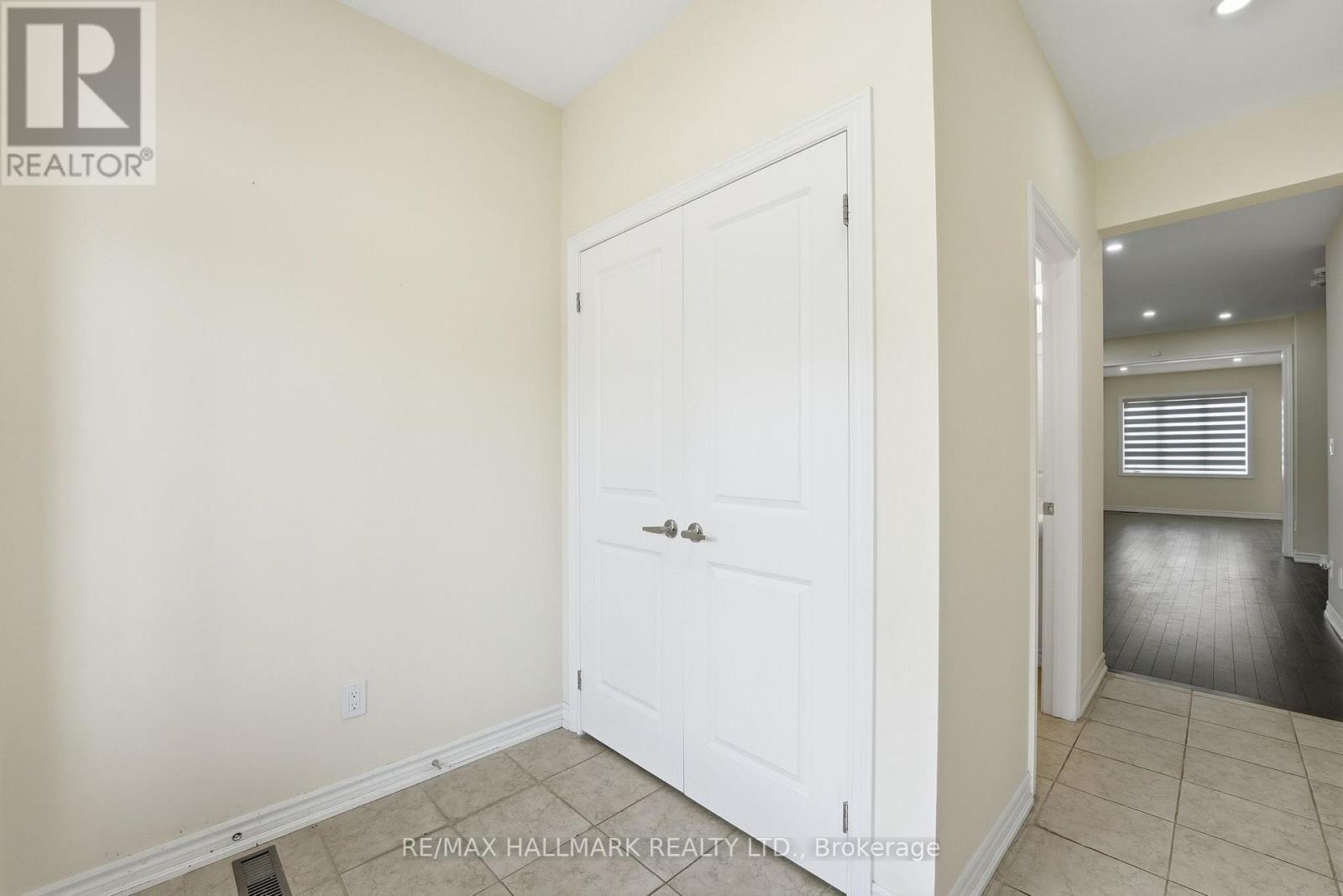 20 Bertram Gate, Whitby, Ontario L1N 9Y6 - Photo 4 - E13457982
