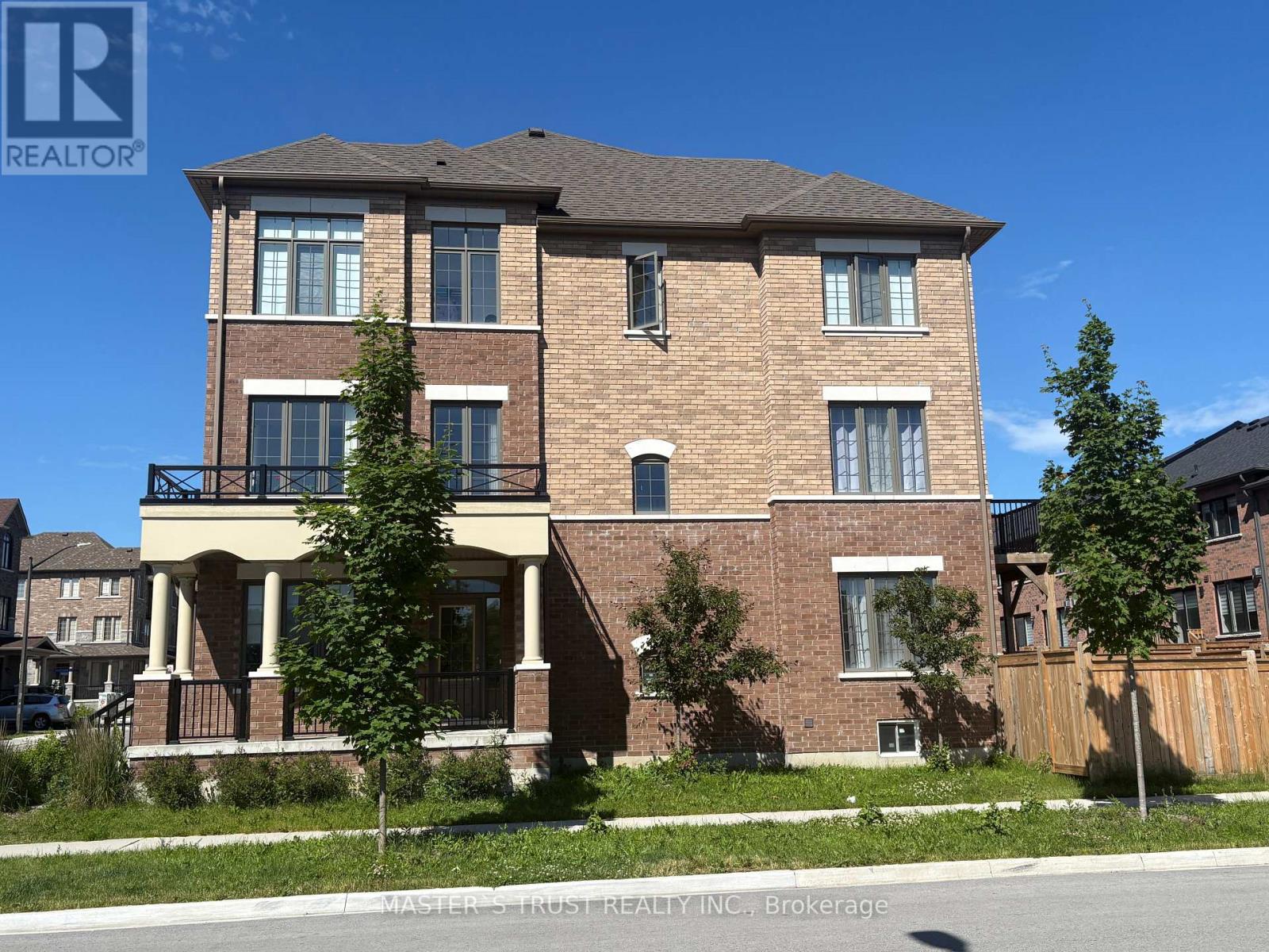 2 Hallmark Way, Whitby, Ontario L1P 0K2 - Photo 3 - E13472846