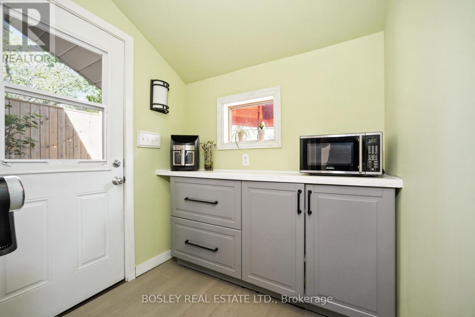 117 Oakcrest Avenue, Toronto, Ontario  M4C 1B4 - Photo 21 - E13473408