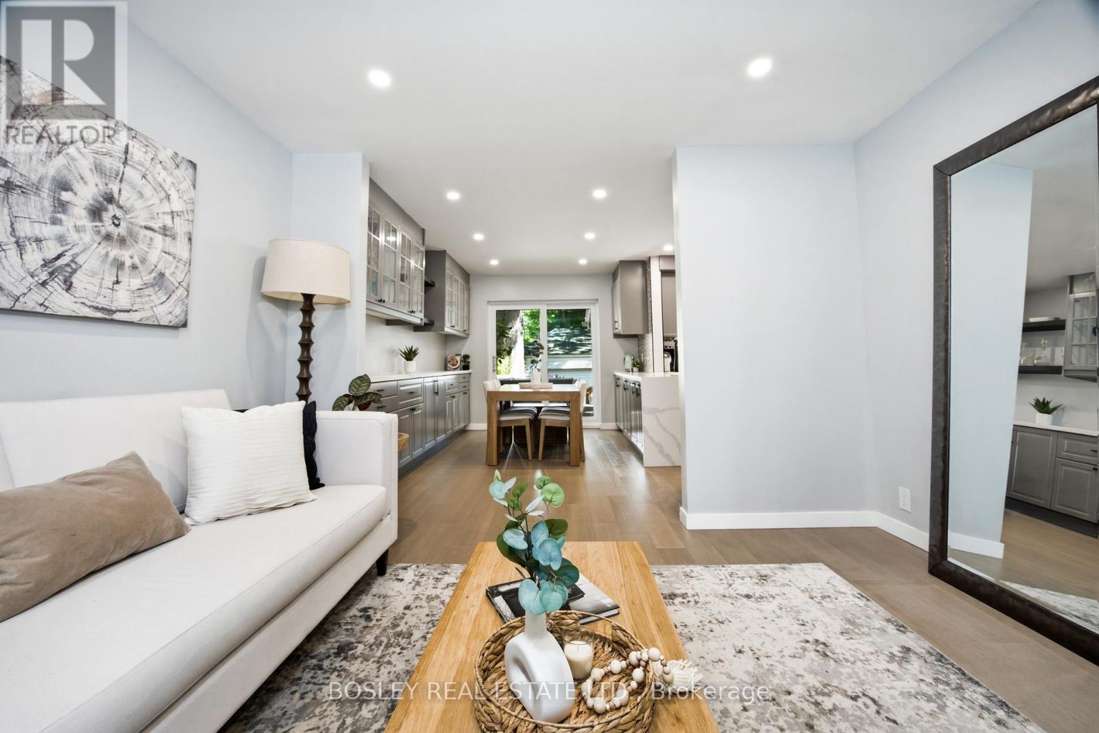 117 Oakcrest Avenue, Toronto, Ontario  M4C 1B4 - Photo 8 - E13473408