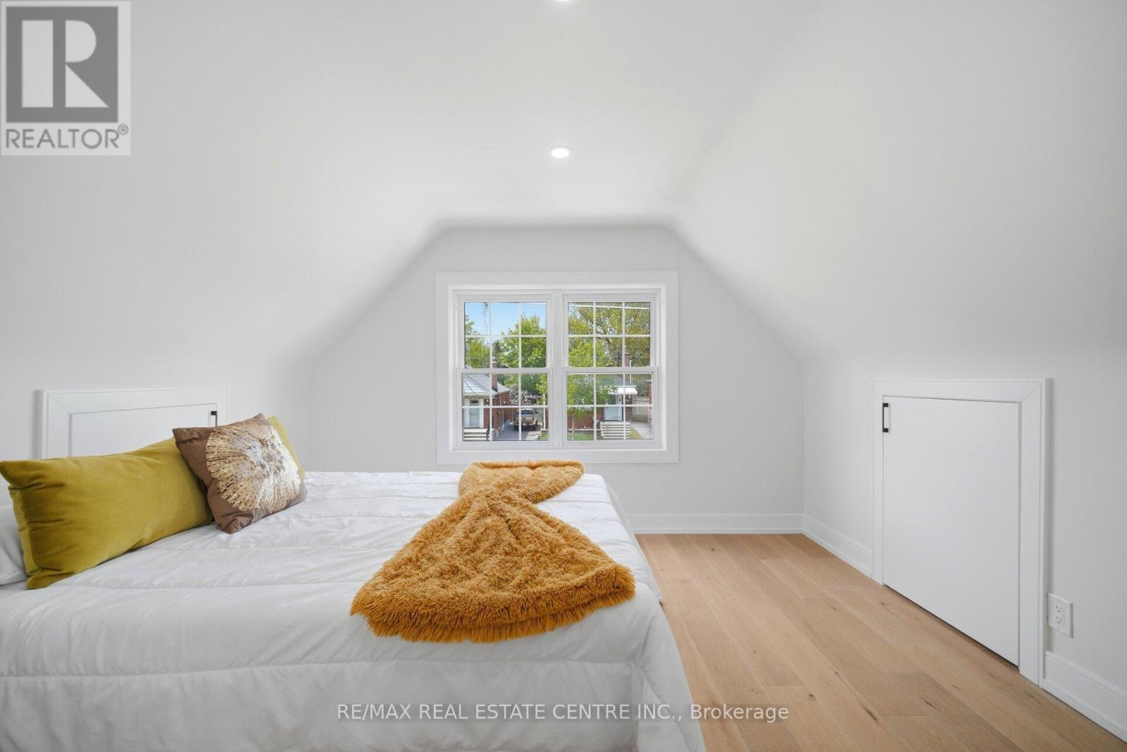 109 Glencrest Boulevard, Toronto, Ontario  M4B 1L9 - Photo 25 - E13458430