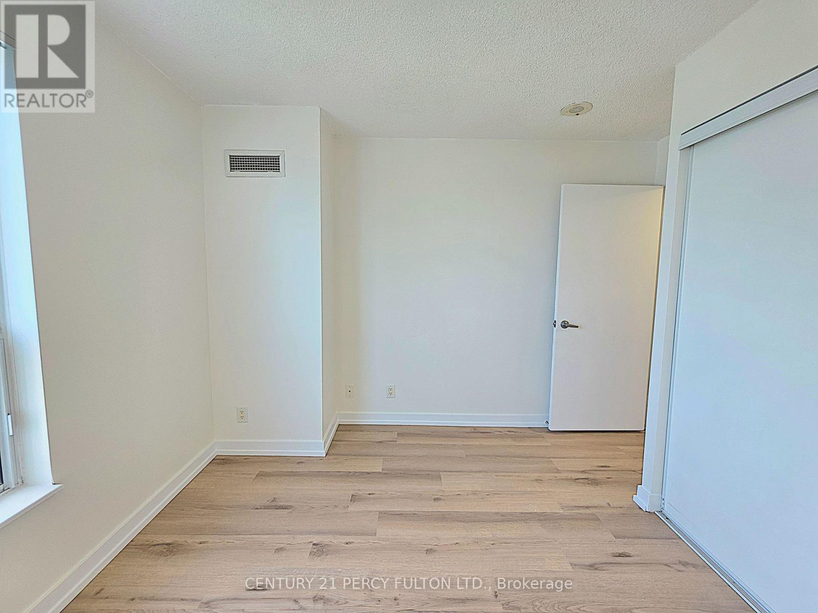 2108 - 36 Lee Centre Drive, Toronto, Ontario M1H 3K2 - Photo 16 - E13465862