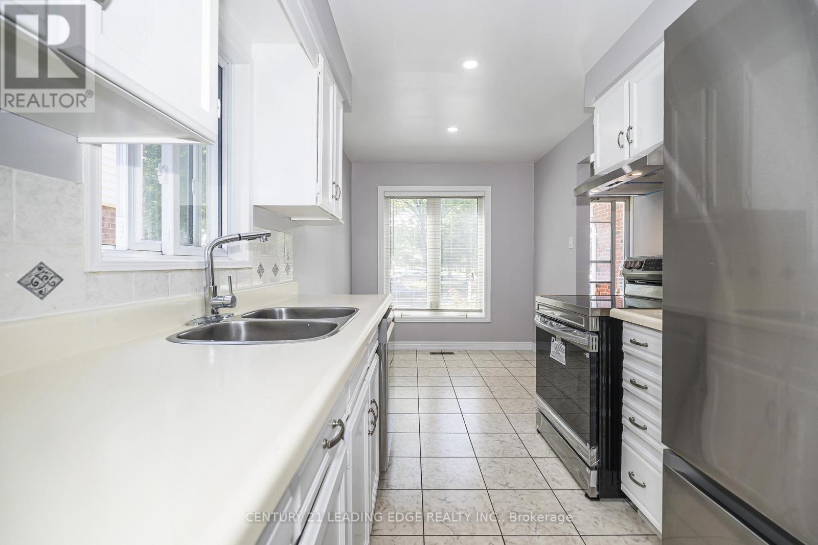 42 Hewitt Crescent, Ajax, Ontario  L1S 7A4 - Photo 13 - E13473360