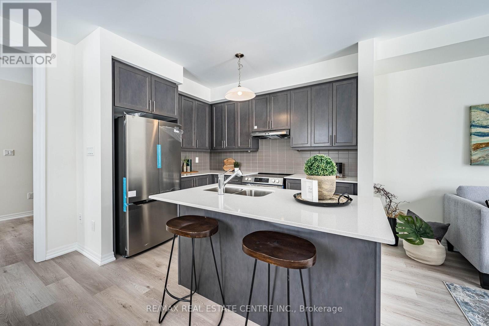 553 Ted Marks Drive, Oshawa, Ontario L1L 0X3 - Photo 11 - E13473448