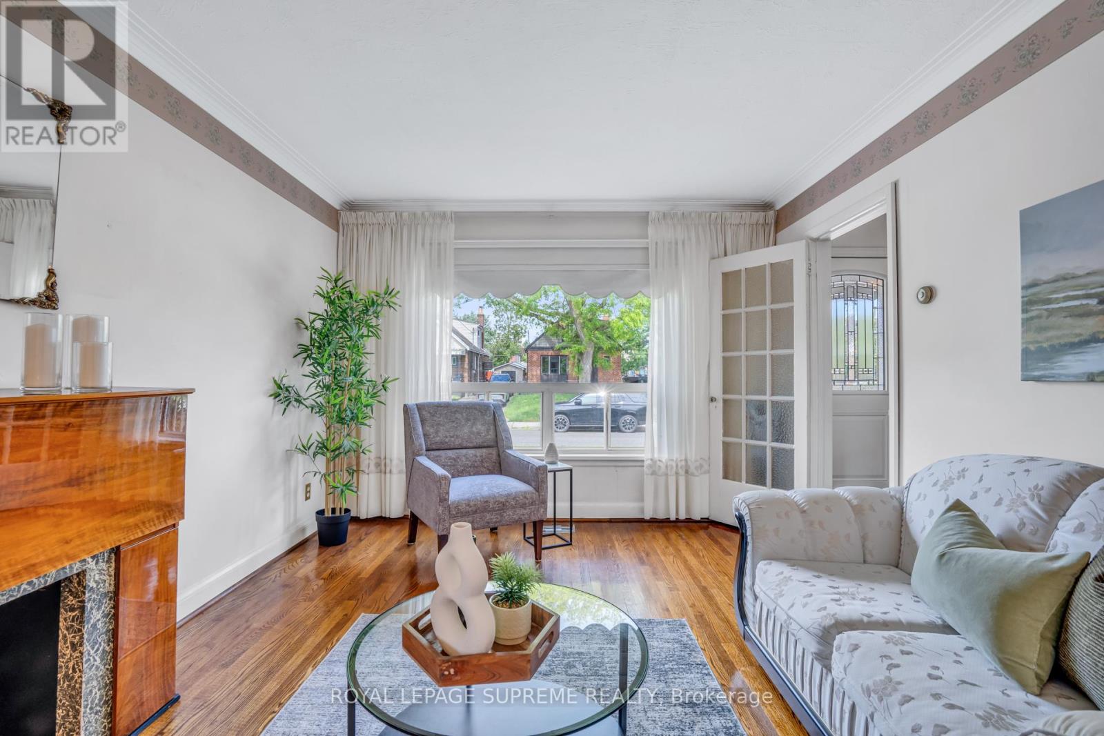 102 Binswood Avenue, Toronto, Ontario  M4C 3N9 - Photo 11 - E13473524