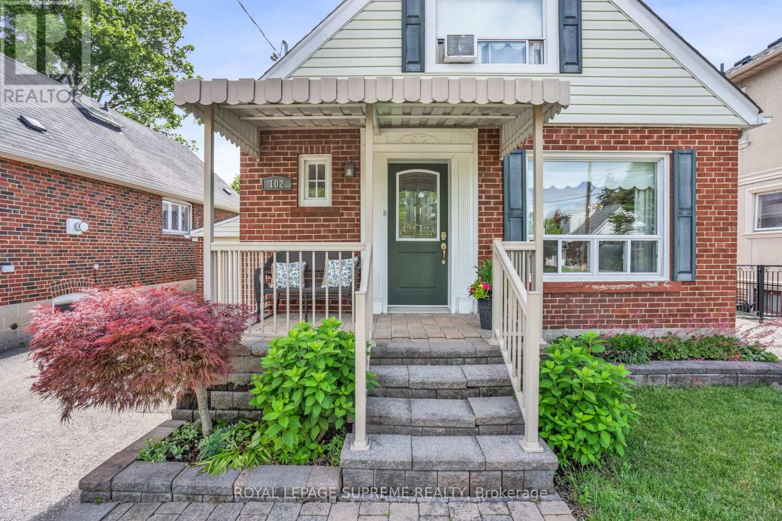 102 Binswood Avenue, Toronto, Ontario  M4C 3N9 - Photo 5 - E13473524