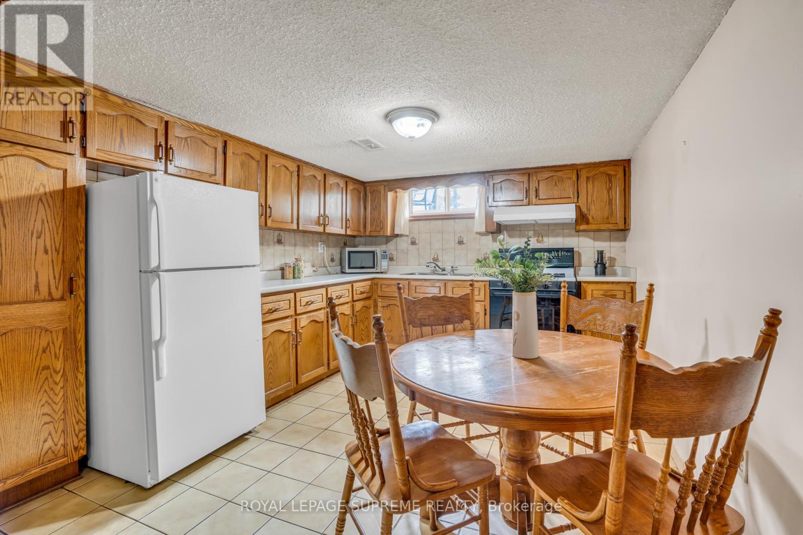 102 Binswood Avenue, Toronto, Ontario  M4C 3N9 - Photo 43 - E13473524