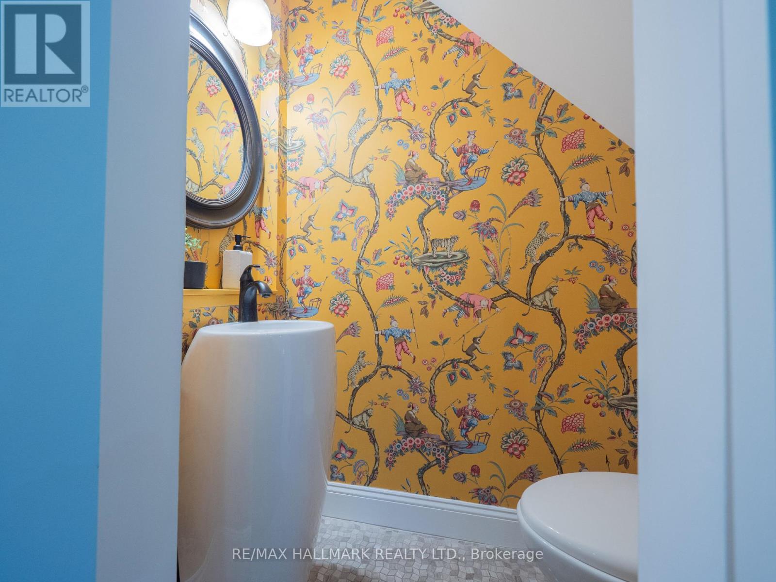 215 Fulton Avenue, Toronto, Ontario M4K 1Y4 - Photo 15 - E13473568
