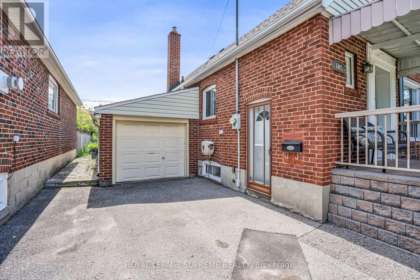 102 Binswood Avenue, Toronto, Ontario  M4C 3N9 - Photo 49 - E13473524