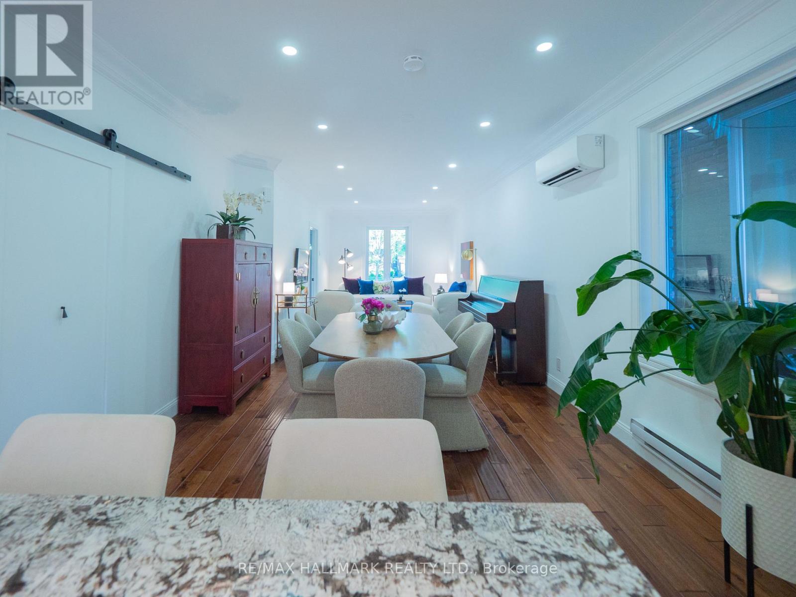 215 Fulton Avenue, Toronto, Ontario M4K 1Y4 - Photo 12 - E13473568