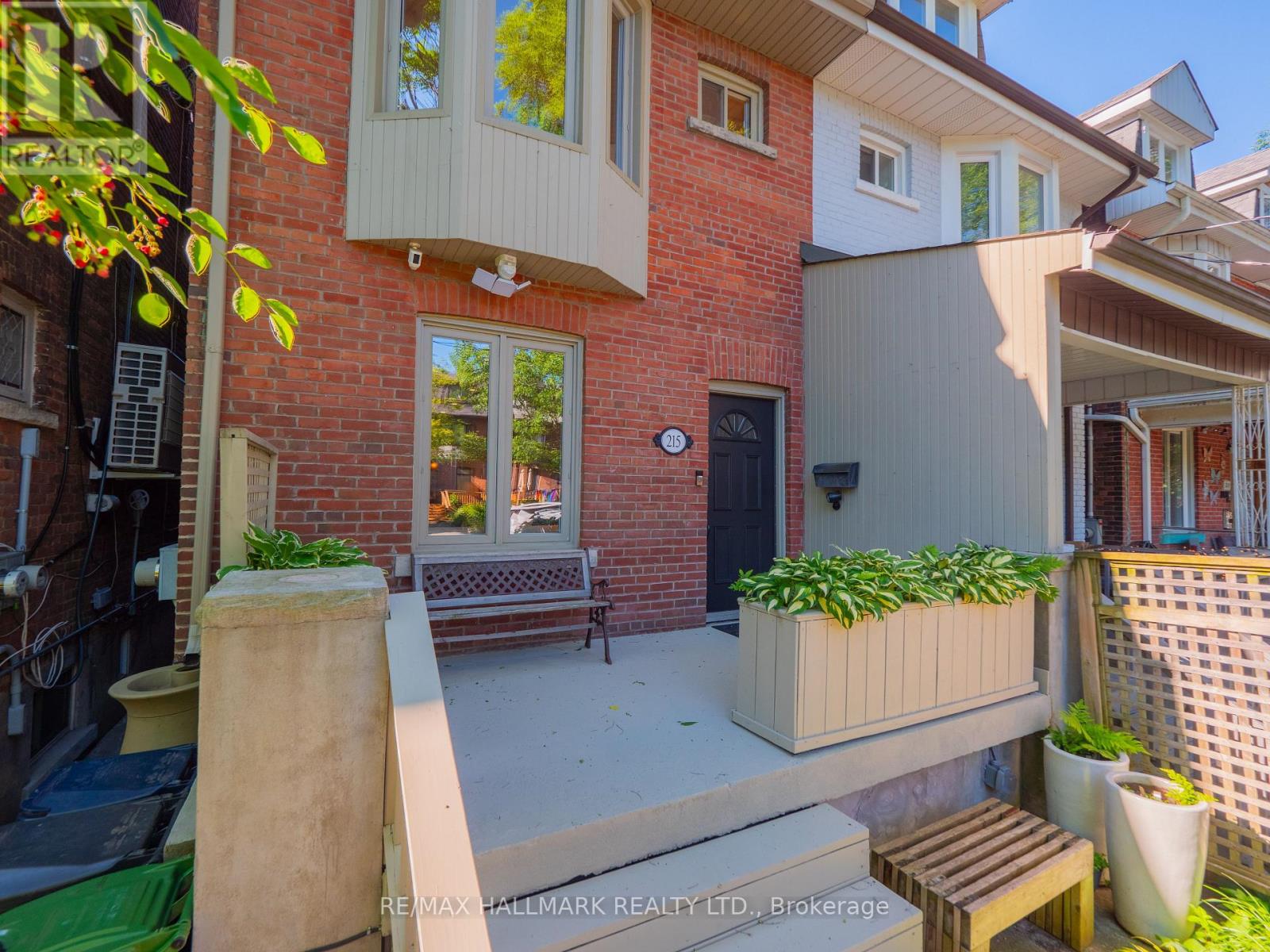 215 Fulton Avenue, Toronto, Ontario M4K 1Y4 - Photo 2 - E13473568