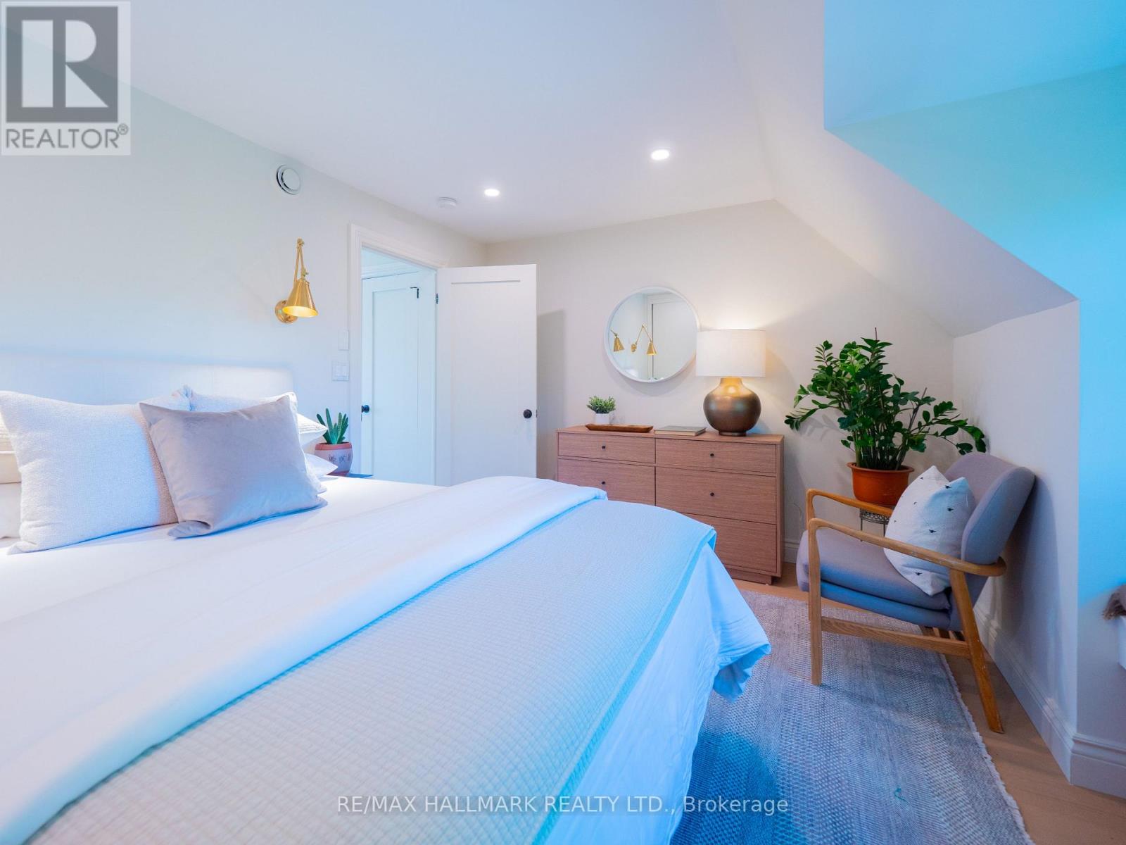 215 Fulton Avenue, Toronto, Ontario M4K 1Y4 - Photo 39 - E13473568