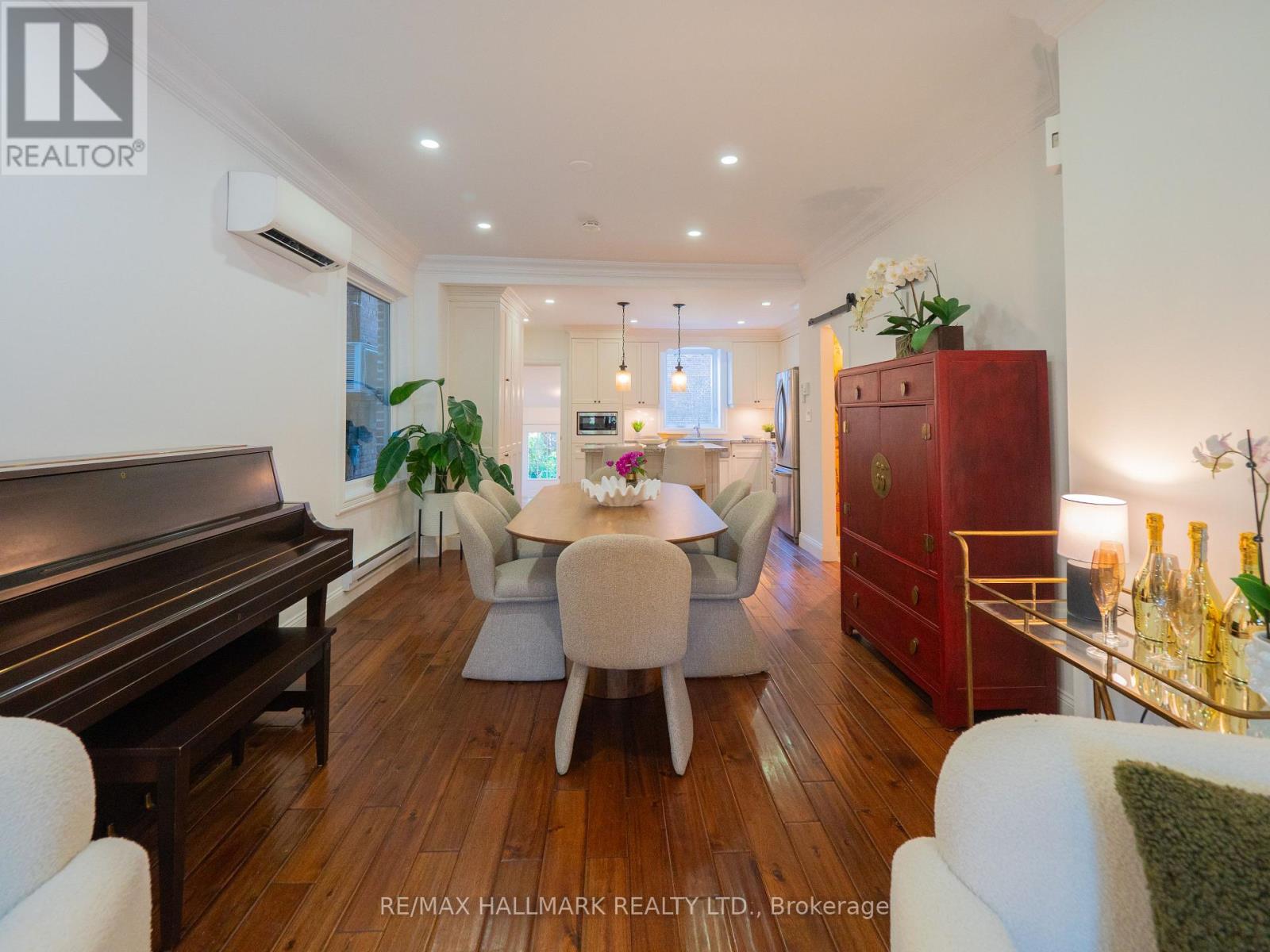 215 Fulton Avenue, Toronto, Ontario M4K 1Y4 - Photo 6 - E13473568