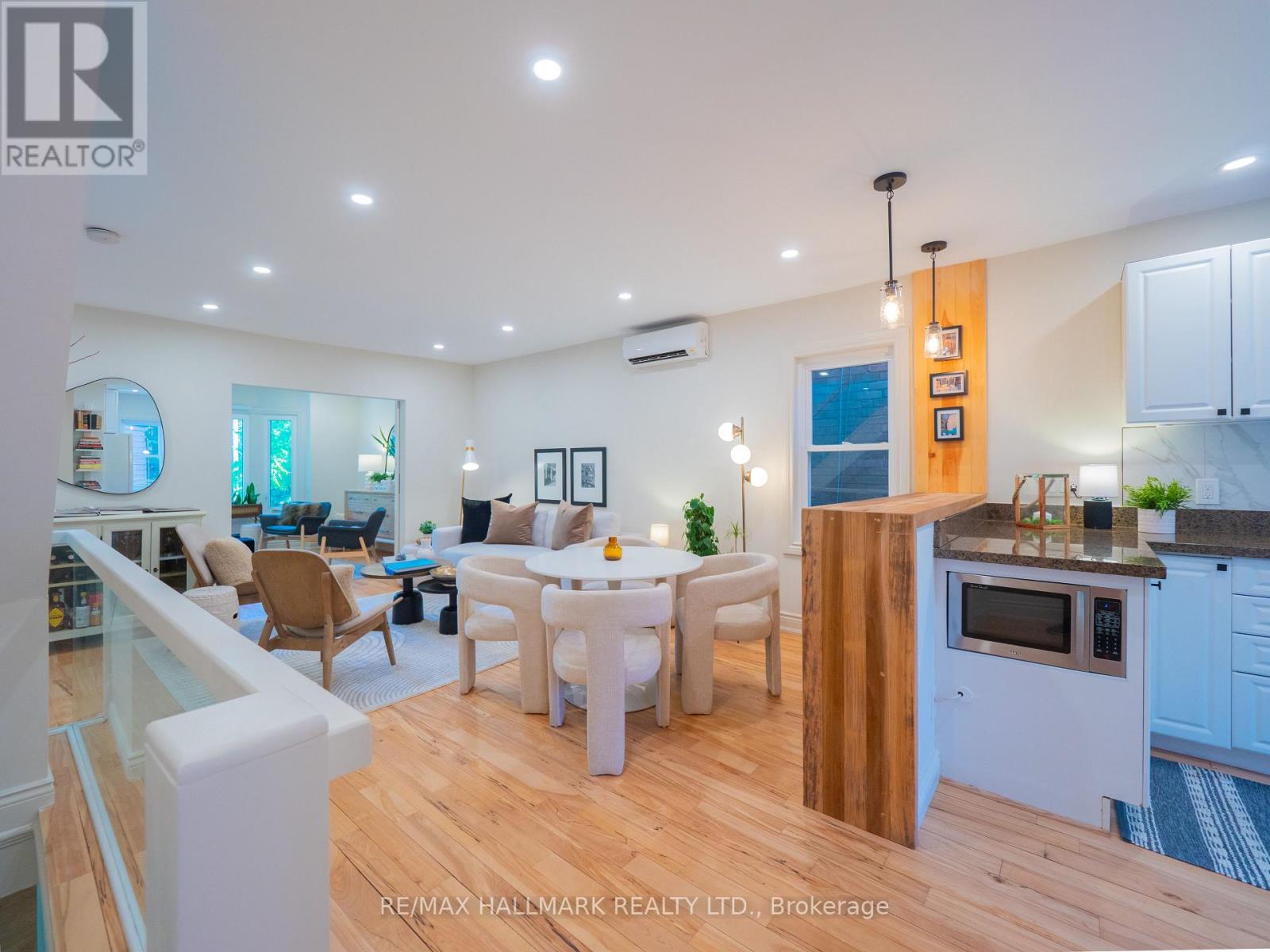 215 Fulton Avenue, Toronto, Ontario M4K 1Y4 - Photo 17 - E13473568