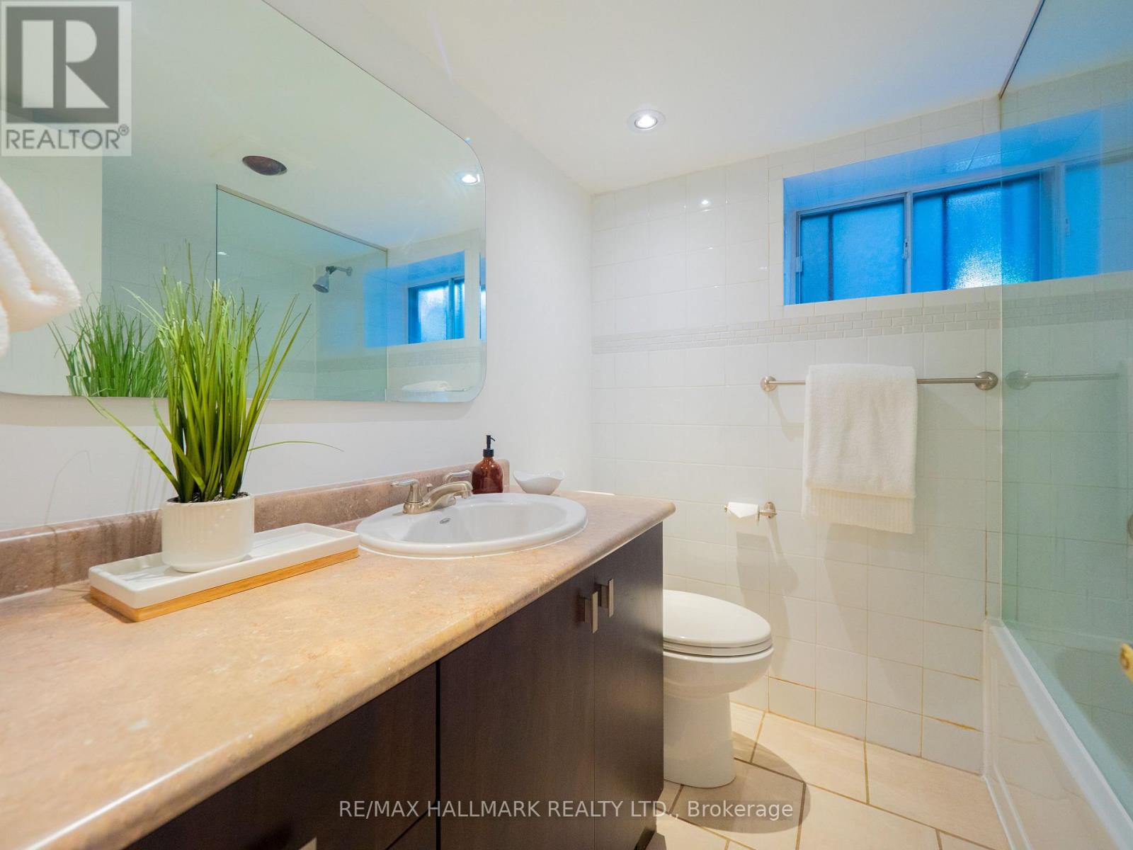 215 Fulton Avenue, Toronto, Ontario M4K 1Y4 - Photo 45 - E13473568