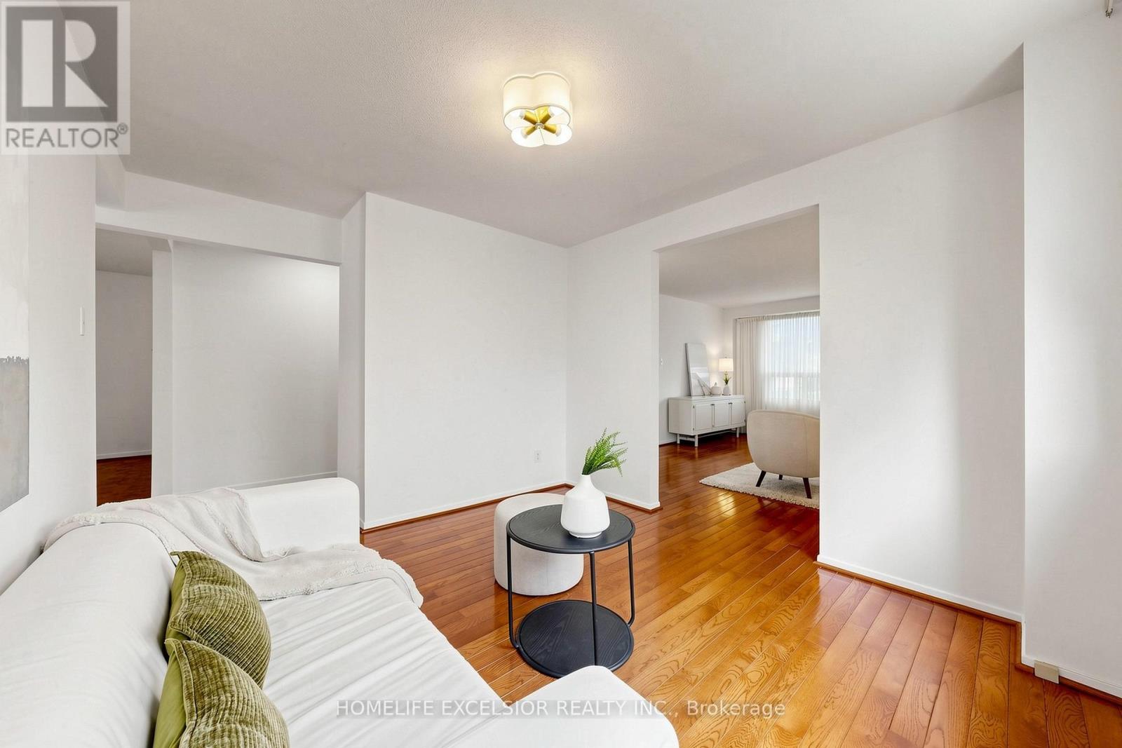 8 Dunmail Drive, Toronto, Ontario  M1V 1J5 - Photo 10 - E13472700