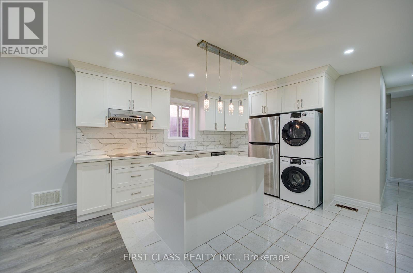 427 Leslie Street, Toronto, Ontario  M4M 3E3 - Photo 9 - E13472648