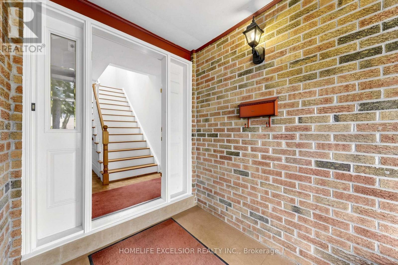 8 Dunmail Drive, Toronto, Ontario  M1V 1J5 - Photo 3 - E13472700