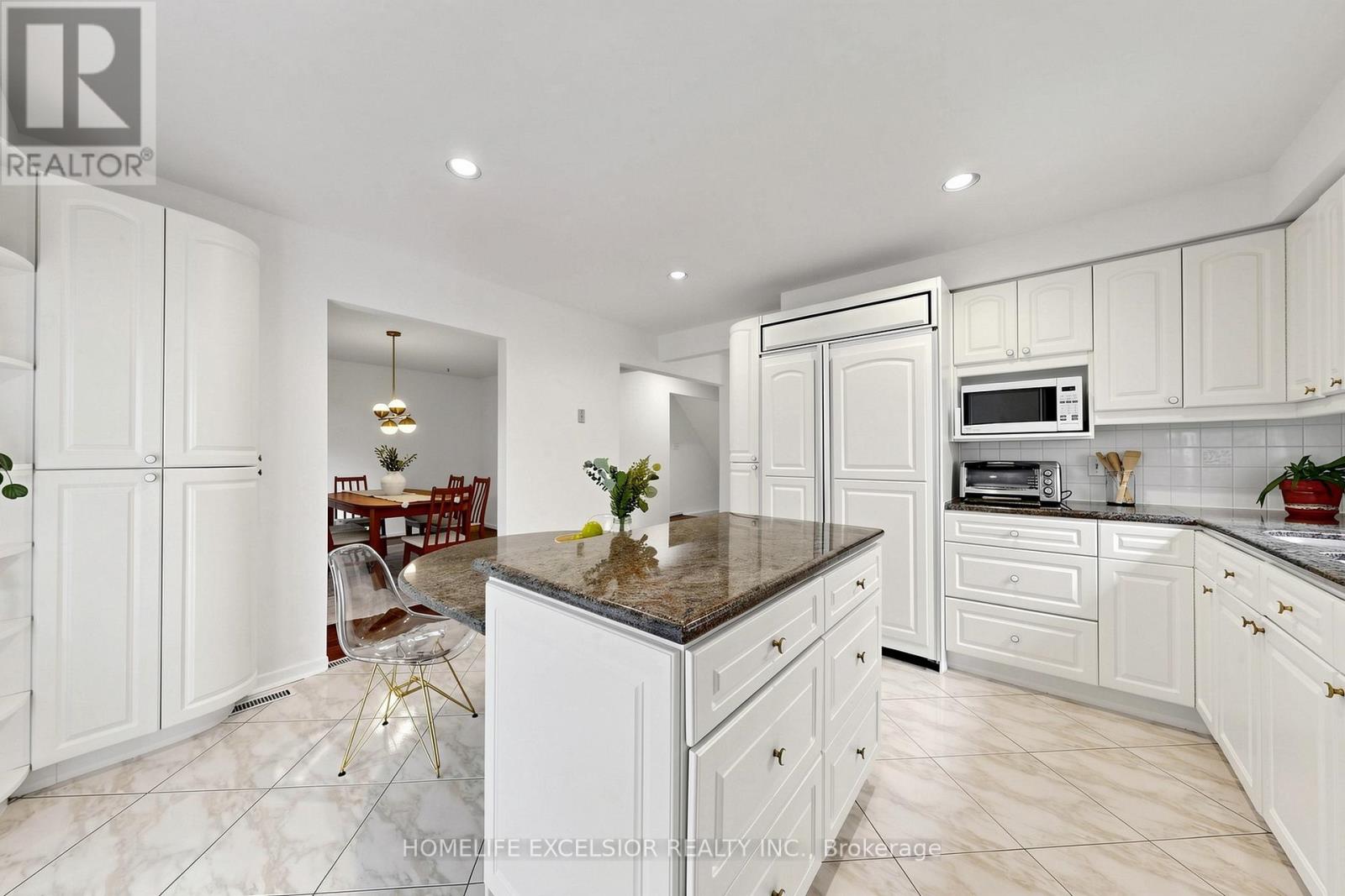 8 Dunmail Drive, Toronto, Ontario  M1V 1J5 - Photo 15 - E13472700