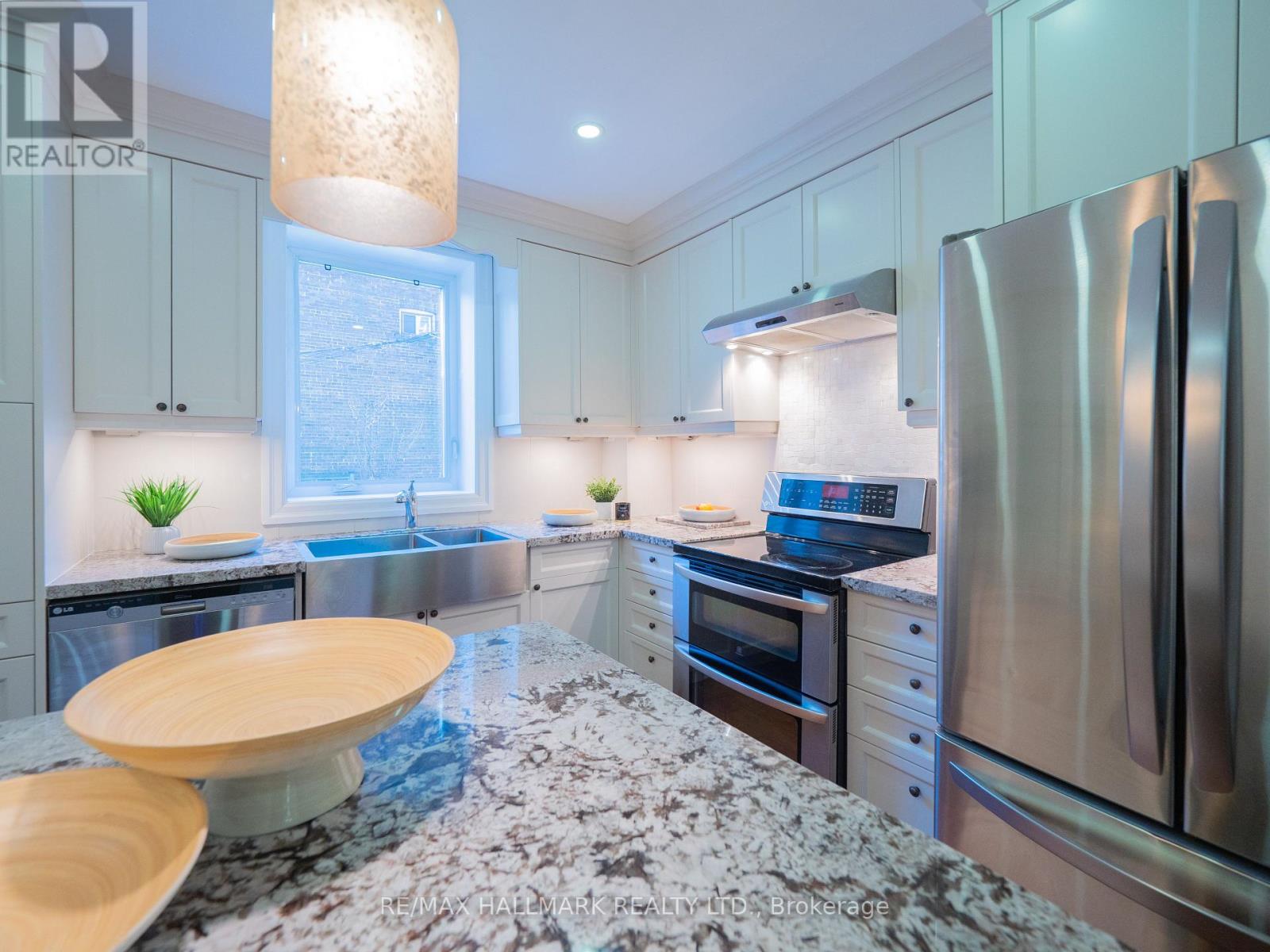 215 Fulton Avenue, Toronto, Ontario M4K 1Y4 - Photo 14 - E13473568
