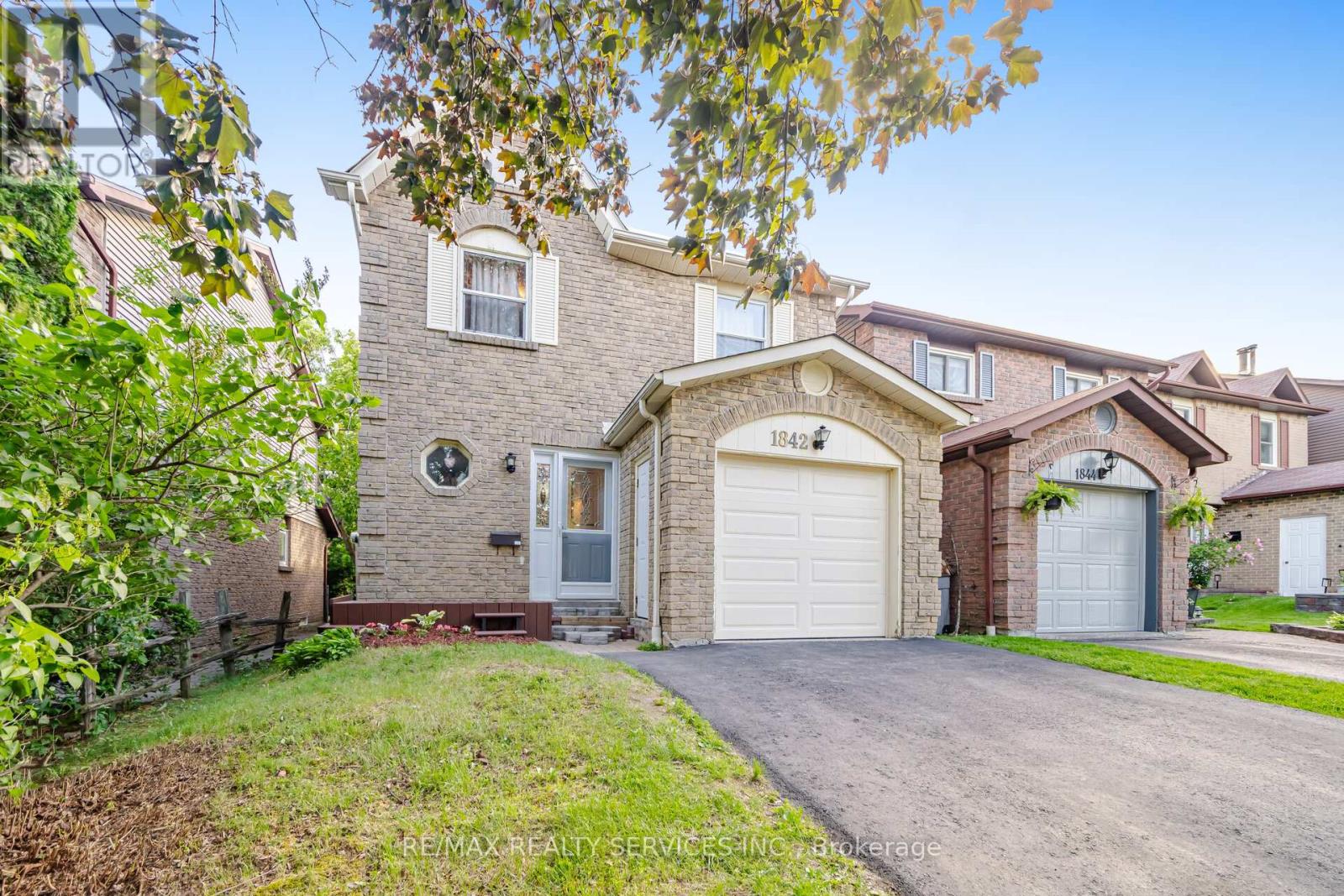 1842 Cricket Lane, Pickering, Ontario  L1V 3J3 - Photo 5 - E13472750