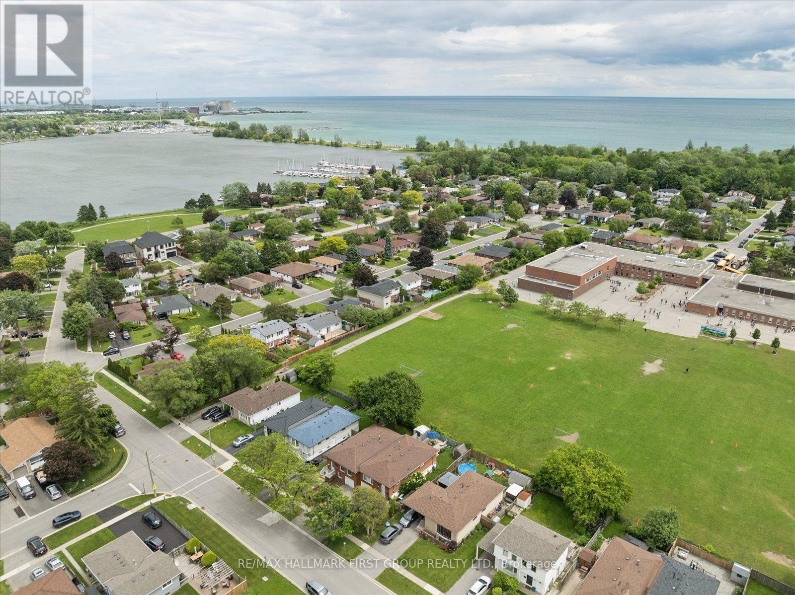 748 Breezy Drive, Pickering, Ontario L1W 2X7 - Photo 49 - E13473912