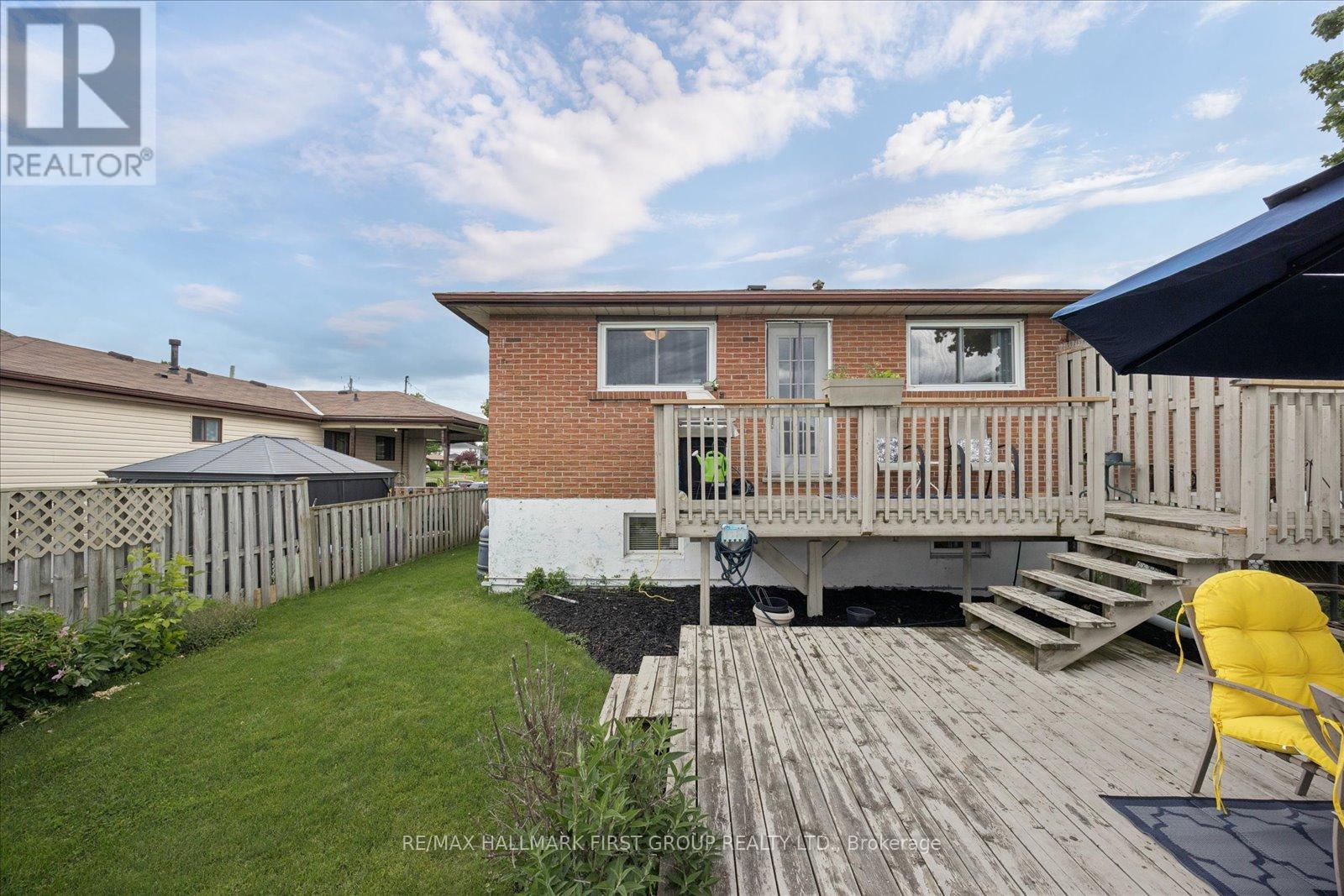 748 Breezy Drive, Pickering, Ontario L1W 2X7 - Photo 40 - E13473912