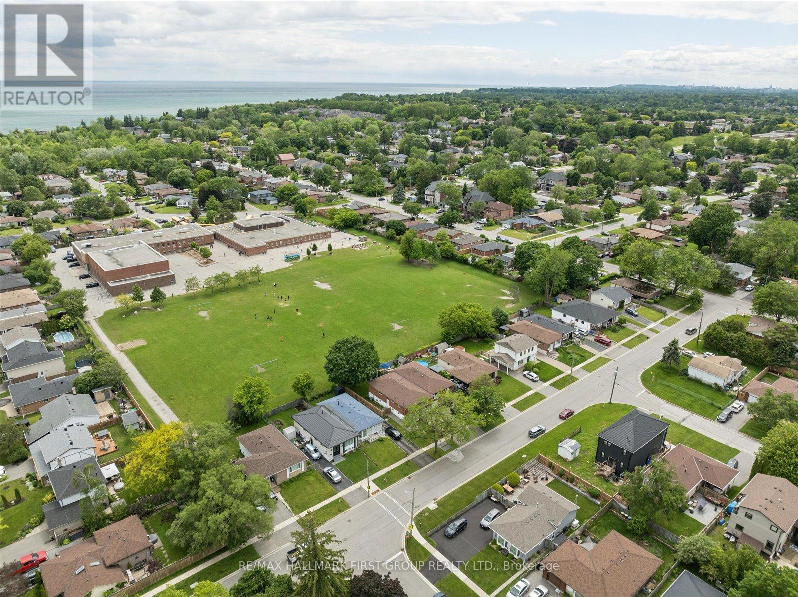 748 Breezy Drive, Pickering, Ontario L1W 2X7 - Photo 47 - E13473912