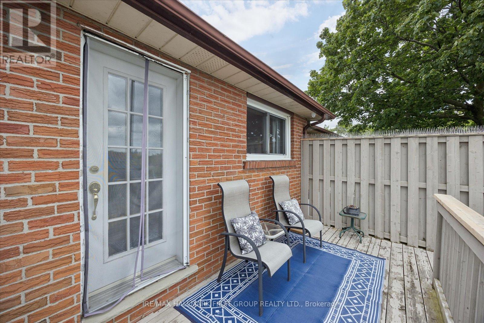 748 Breezy Drive, Pickering, Ontario L1W 2X7 - Photo 34 - E13473912