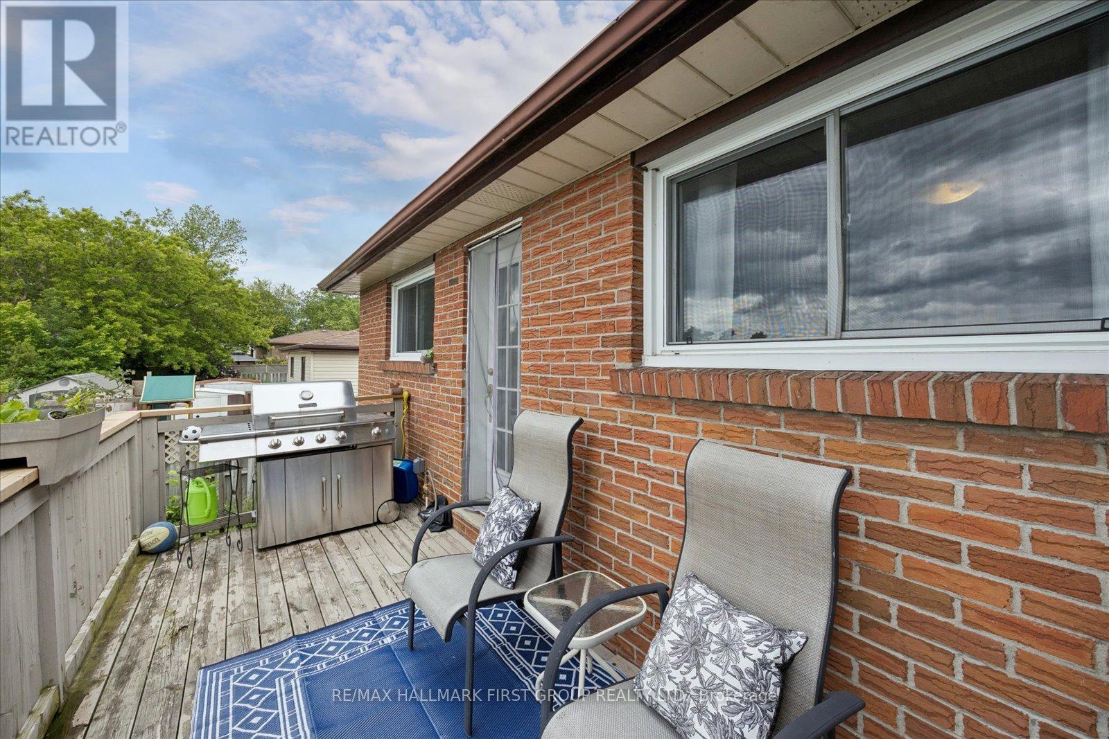 748 Breezy Drive, Pickering, Ontario L1W 2X7 - Photo 35 - E13473912