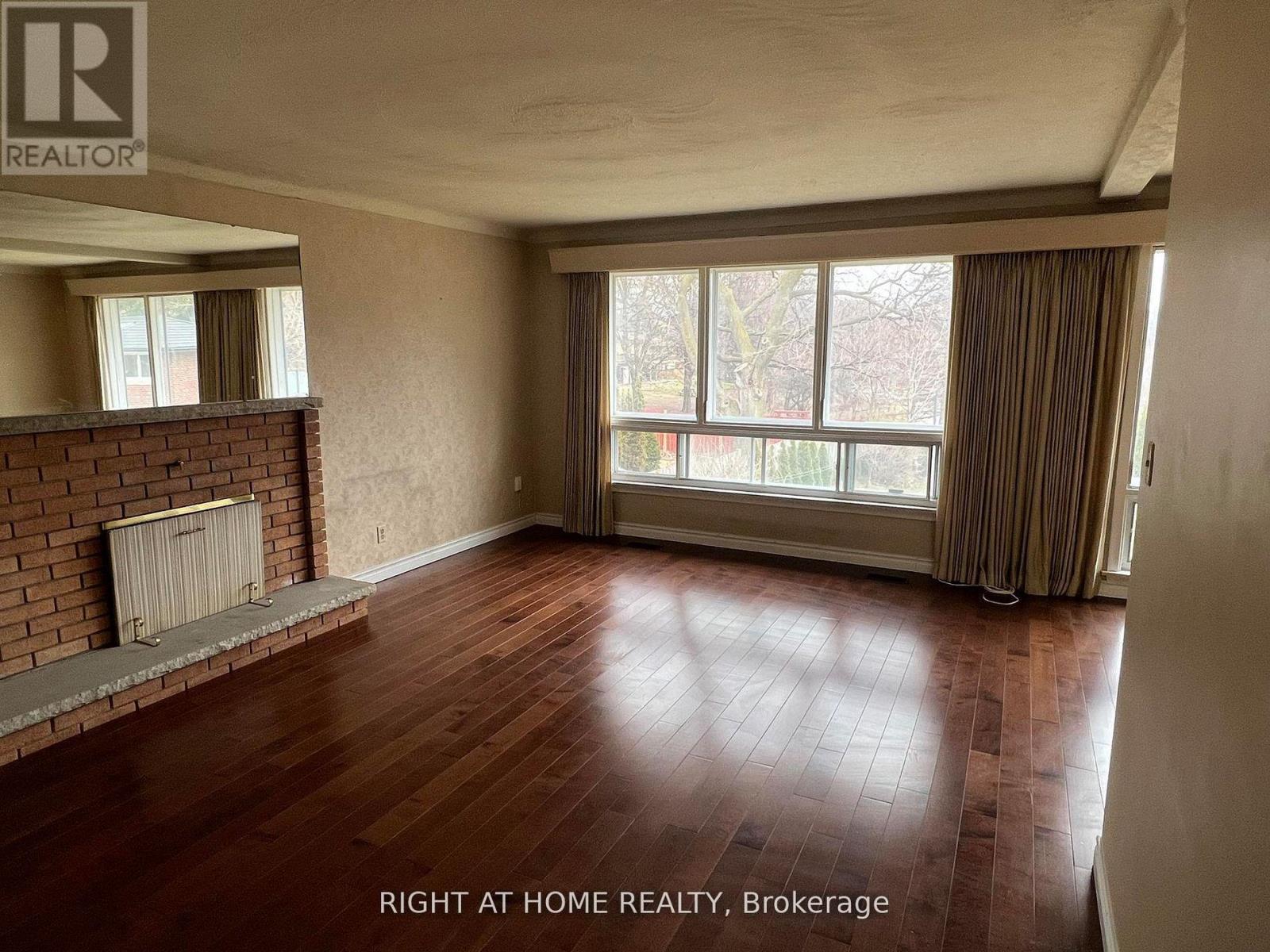 Main - 9 Waterfield Drive, Toronto, Ontario  M1P 3W4 - Photo 2 - E13472674