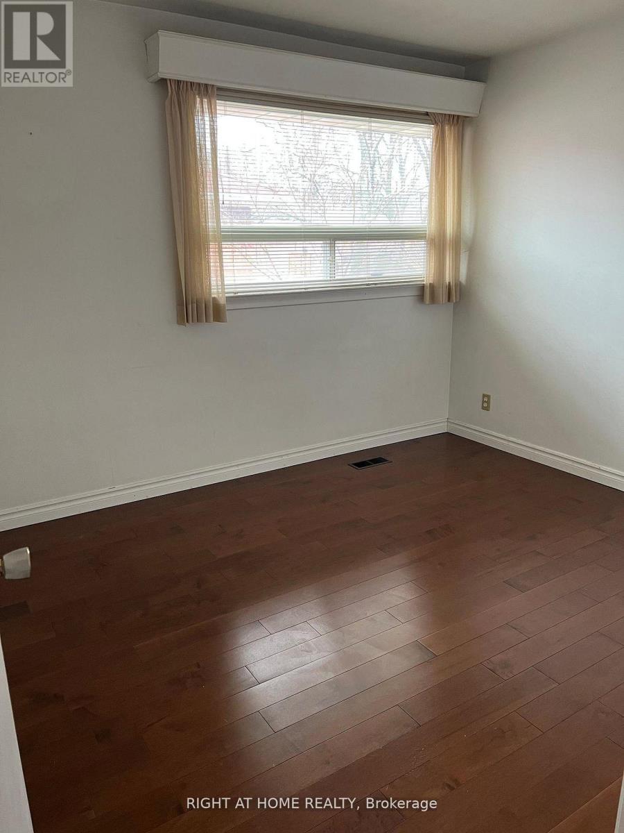 Main - 9 Waterfield Drive, Toronto, Ontario  M1P 3W4 - Photo 11 - E13472674