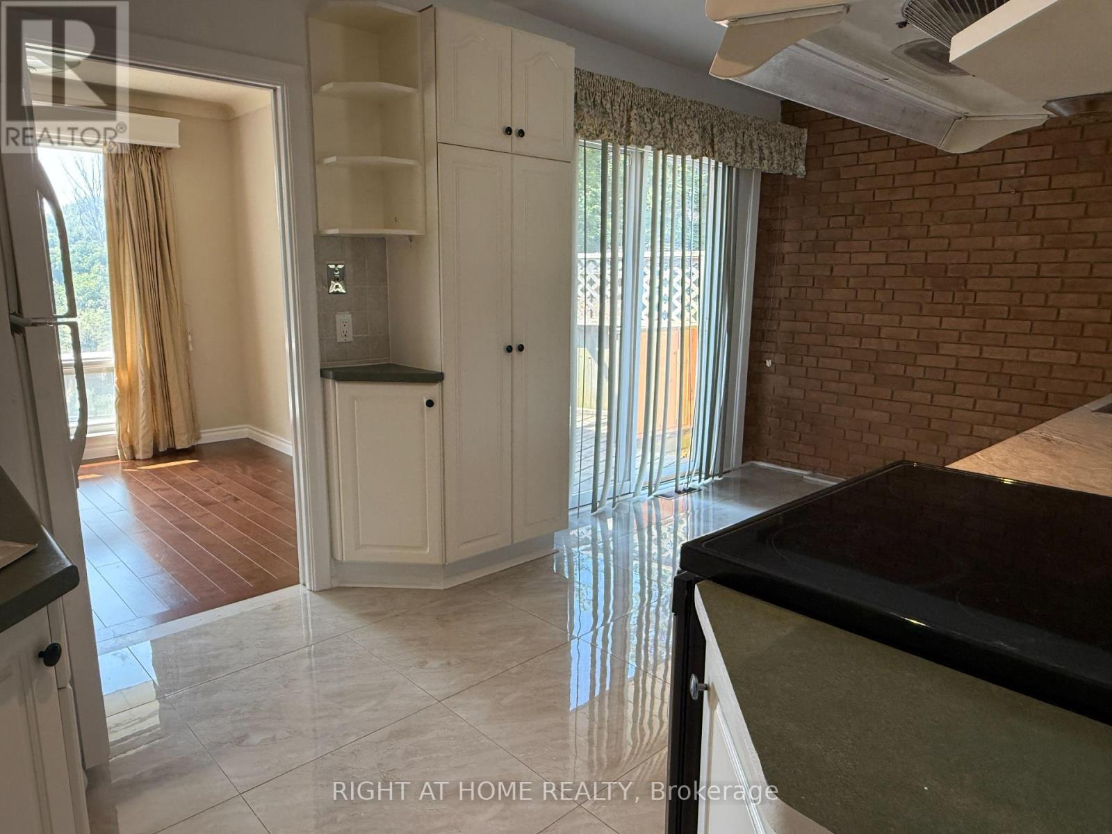 Main - 9 Waterfield Drive, Toronto, Ontario  M1P 3W4 - Photo 5 - E13472674