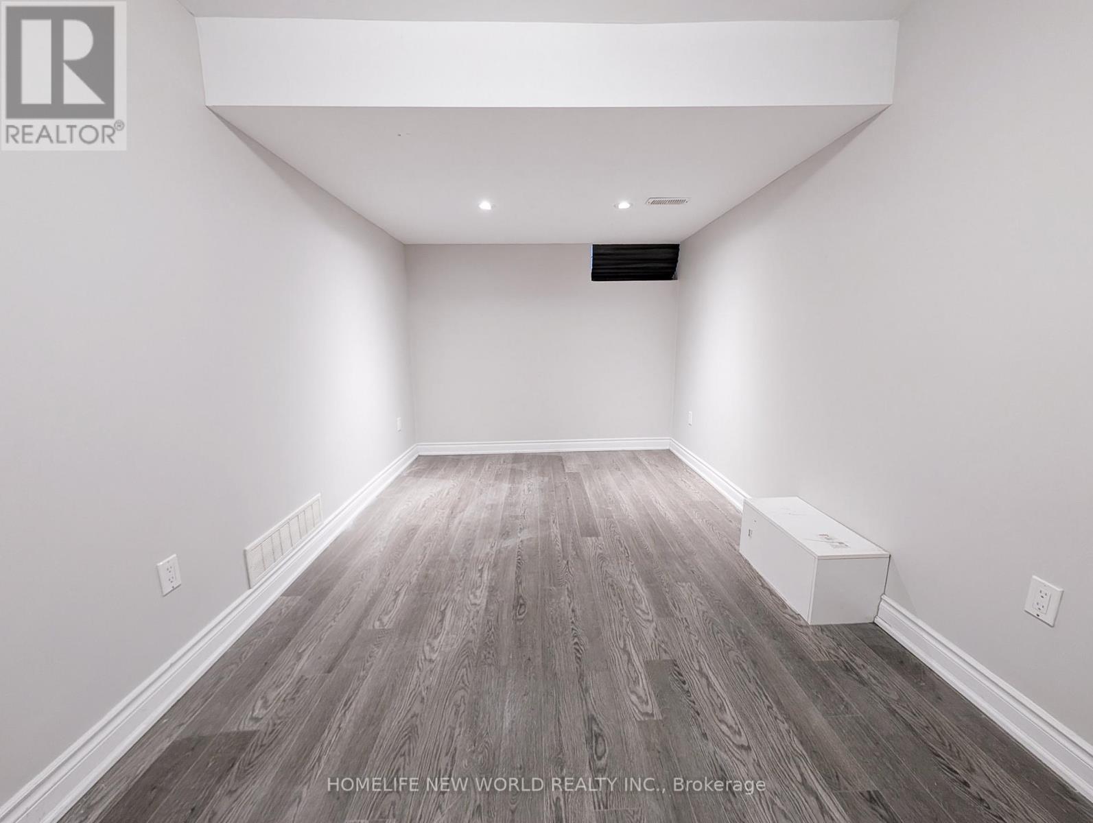 Lower - 10 Dixon Avenue, Toronto, Ontario  M4L 1N3 - Photo 13 - E13474868