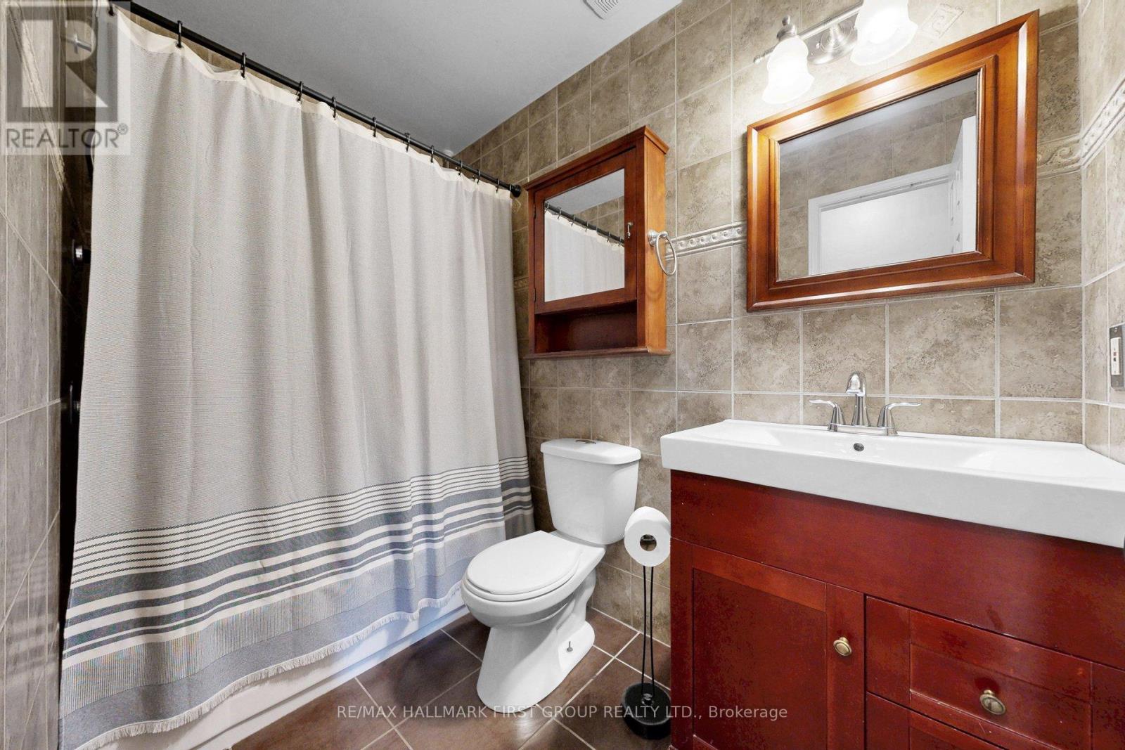Upper - 1443 Connery Crescent, Oshawa, Ontario  L1J 8E7 - Photo 11 - E13474870