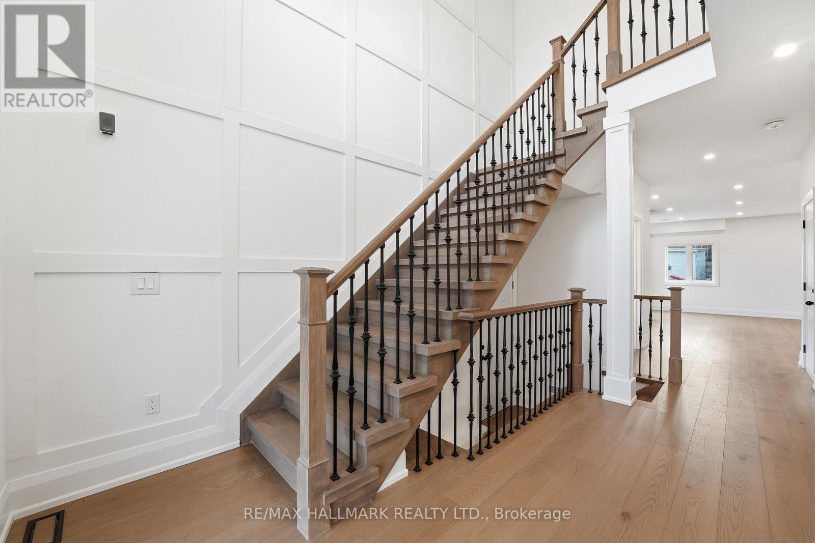 49 Greendowns Drive, Toronto, Ontario M1M 2G6 - Photo 5 - E13474994