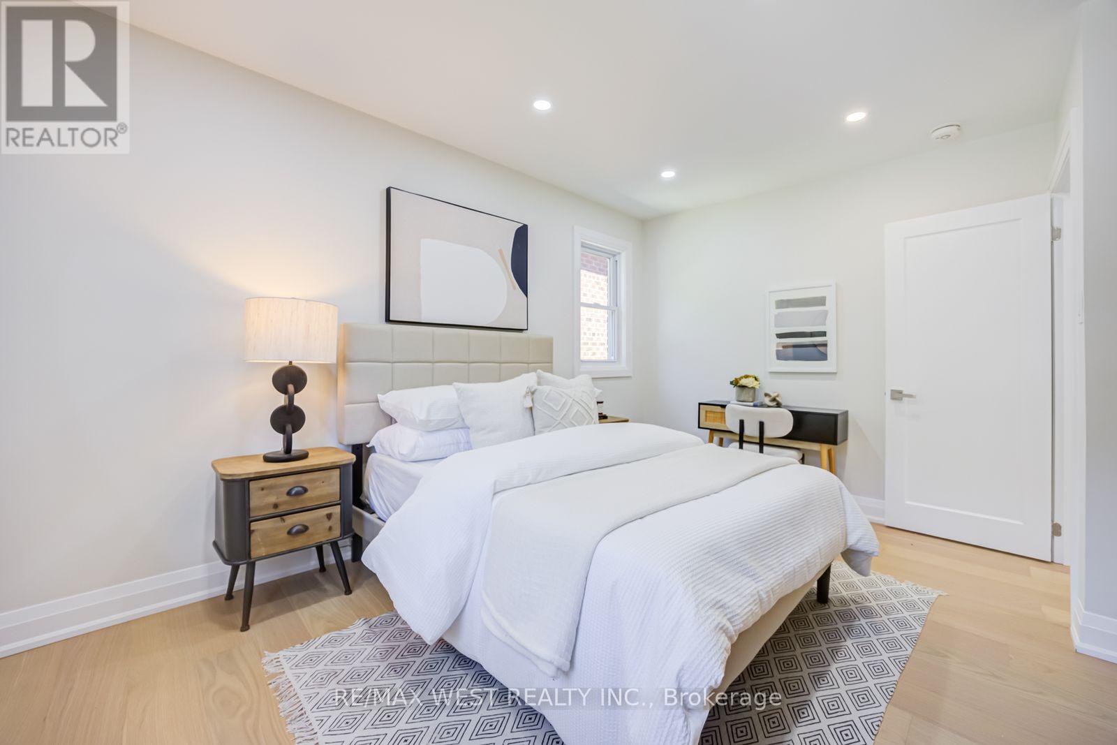 95 Glen Davis Crescent, Toronto, Ontario  M4E 1X7 - Photo 31 - E13475912