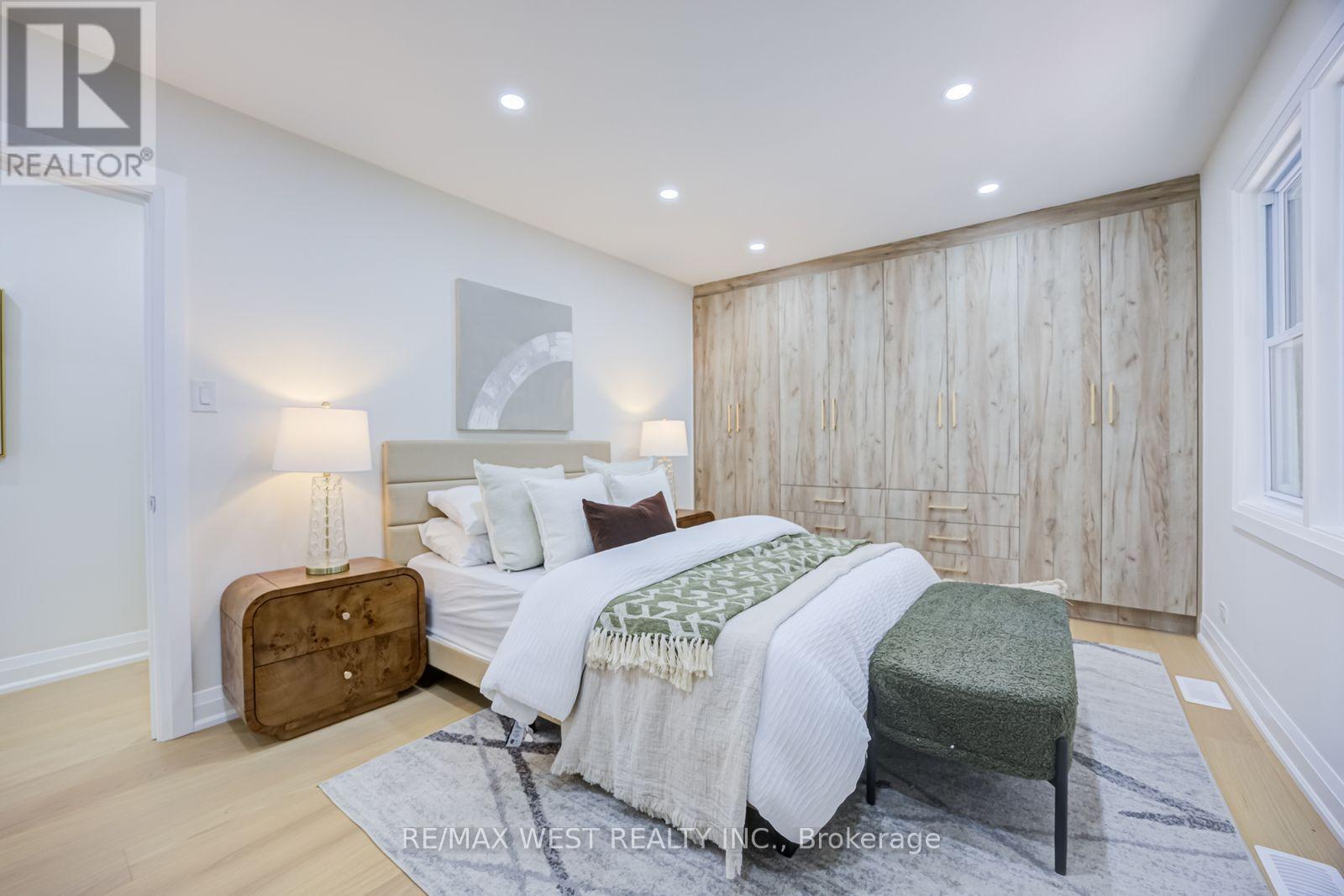 95 Glen Davis Crescent, Toronto, Ontario  M4E 1X7 - Photo 26 - E13475912
