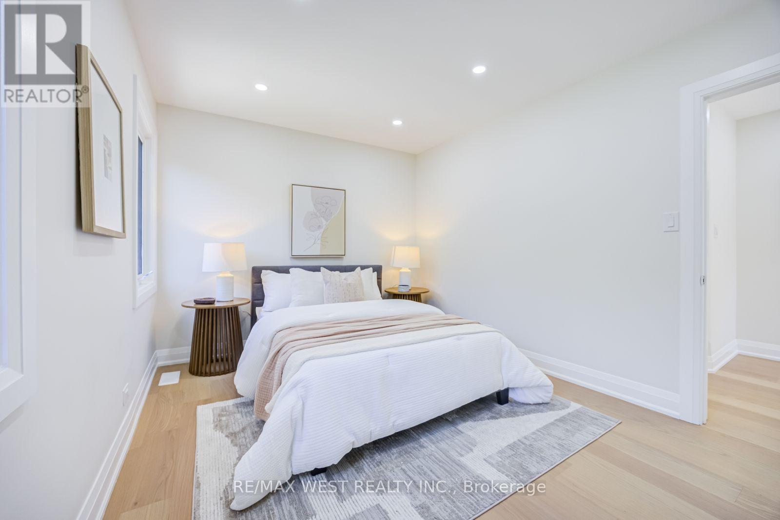 95 Glen Davis Crescent, Toronto, Ontario  M4E 1X7 - Photo 23 - E13475912