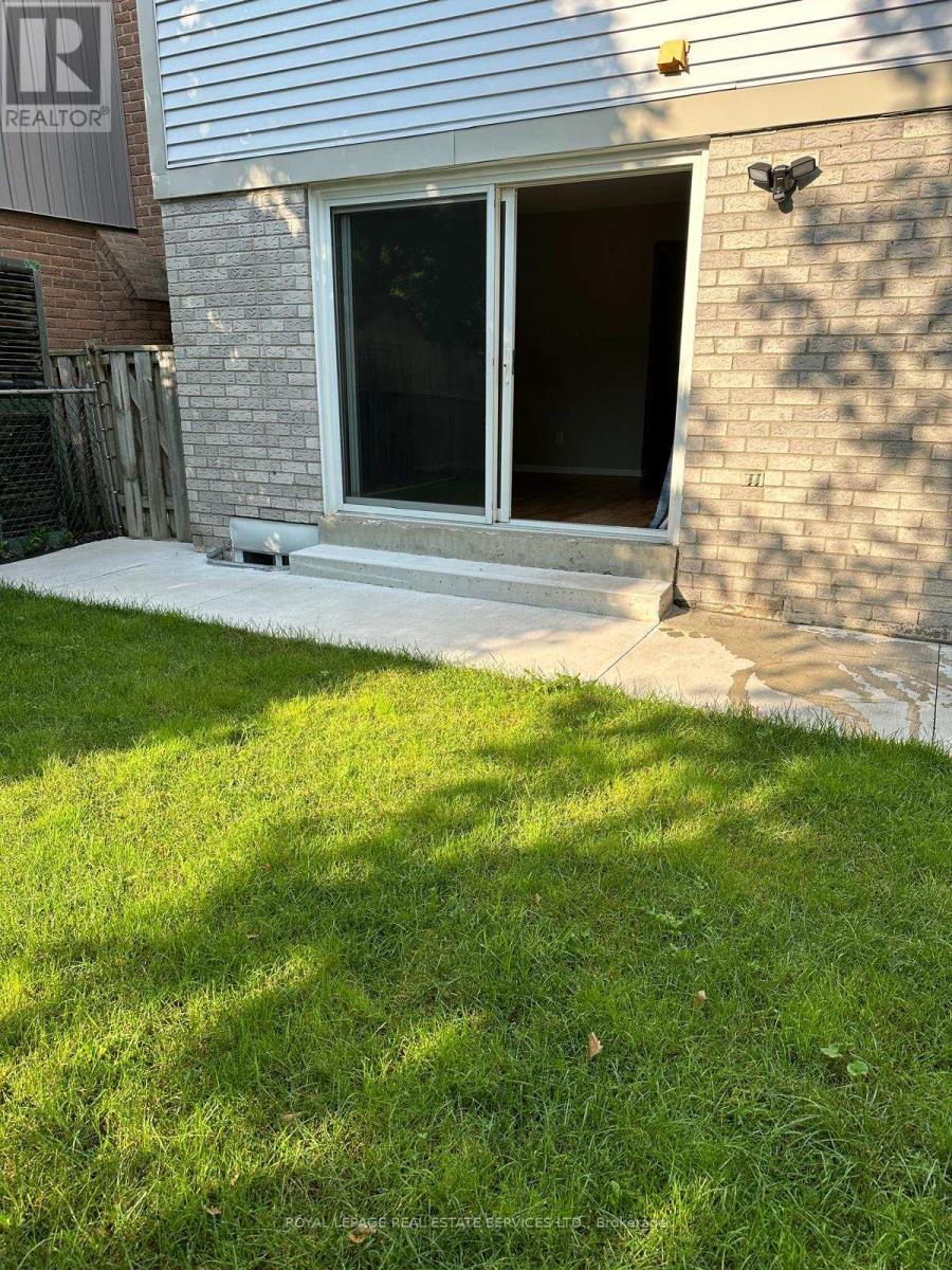 Bsmnt - 665 Cowan Circle, Pickering, Ontario  L1W 3K6 - Photo 4 - E13476176