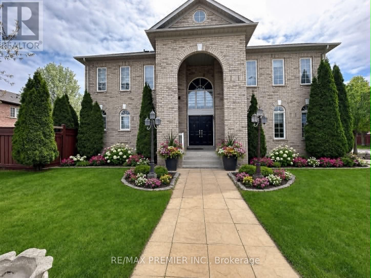 129 Ledge Rock Drive, Vaughan, Ontario  L4H 2G7 - Photo 1 - N13142524